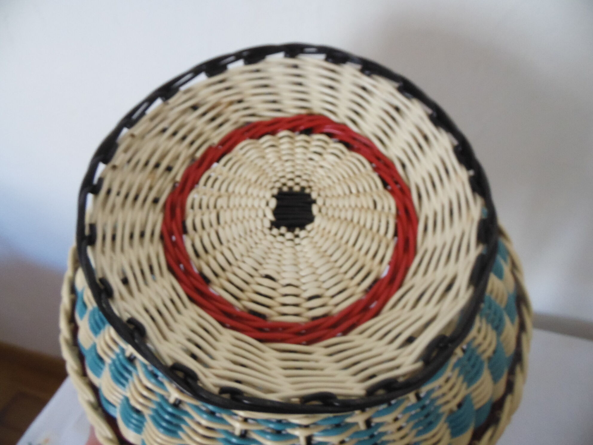 Fruit basket scoubidous 70's