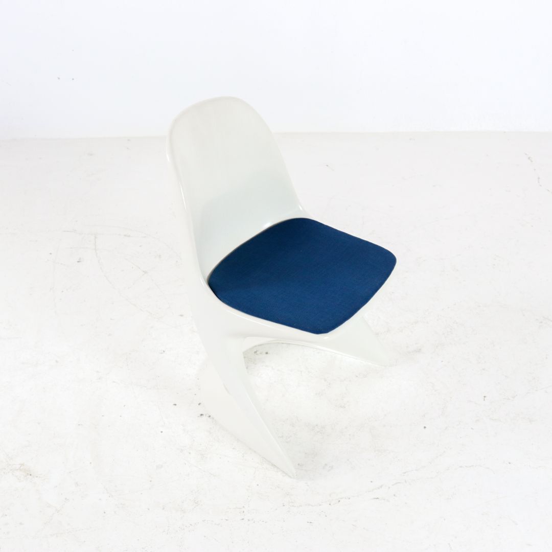 Set of 4 Space Age Casalino dining chairs by Alexander begge for Casala