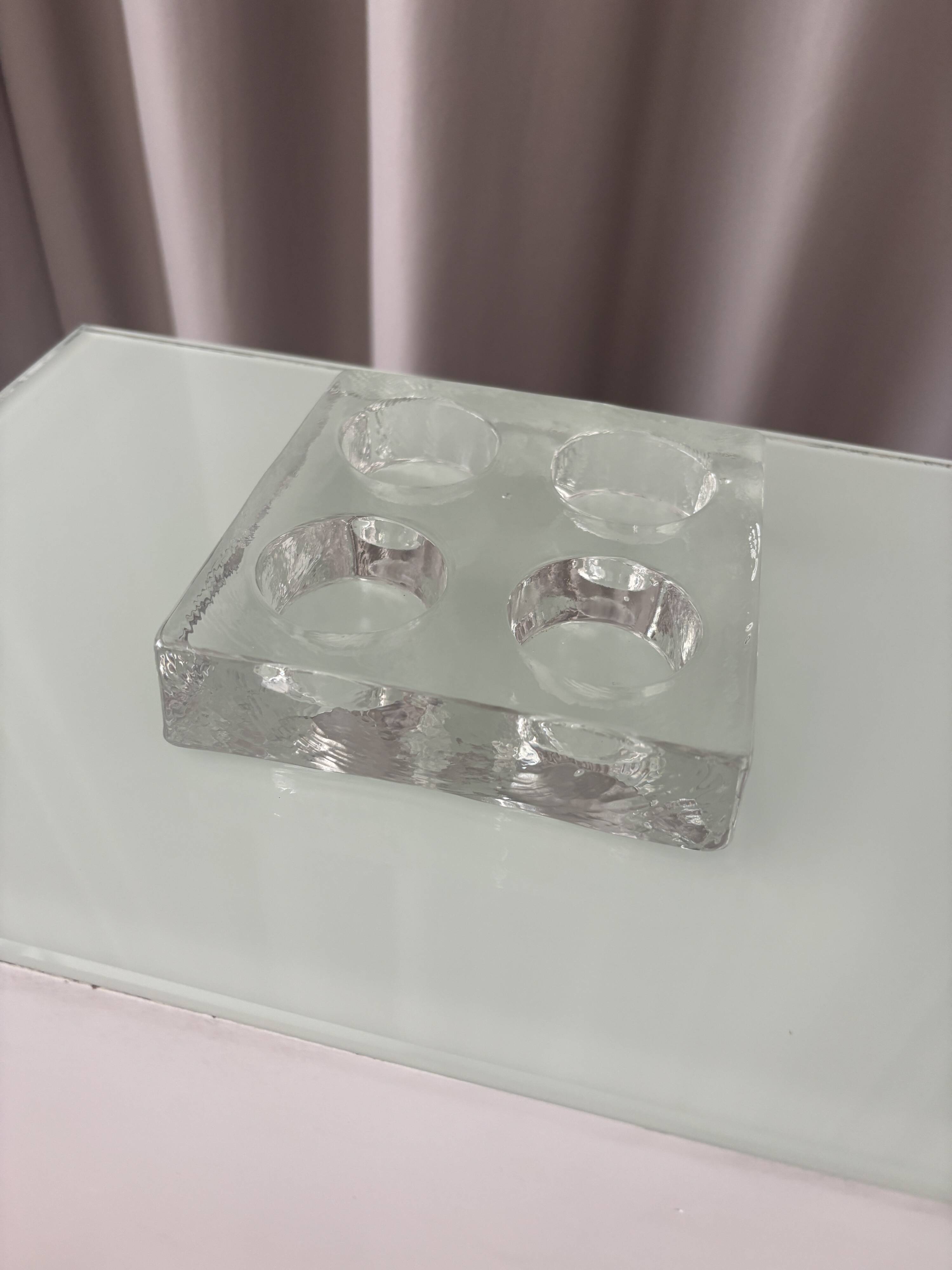 Brustalist tealight holder