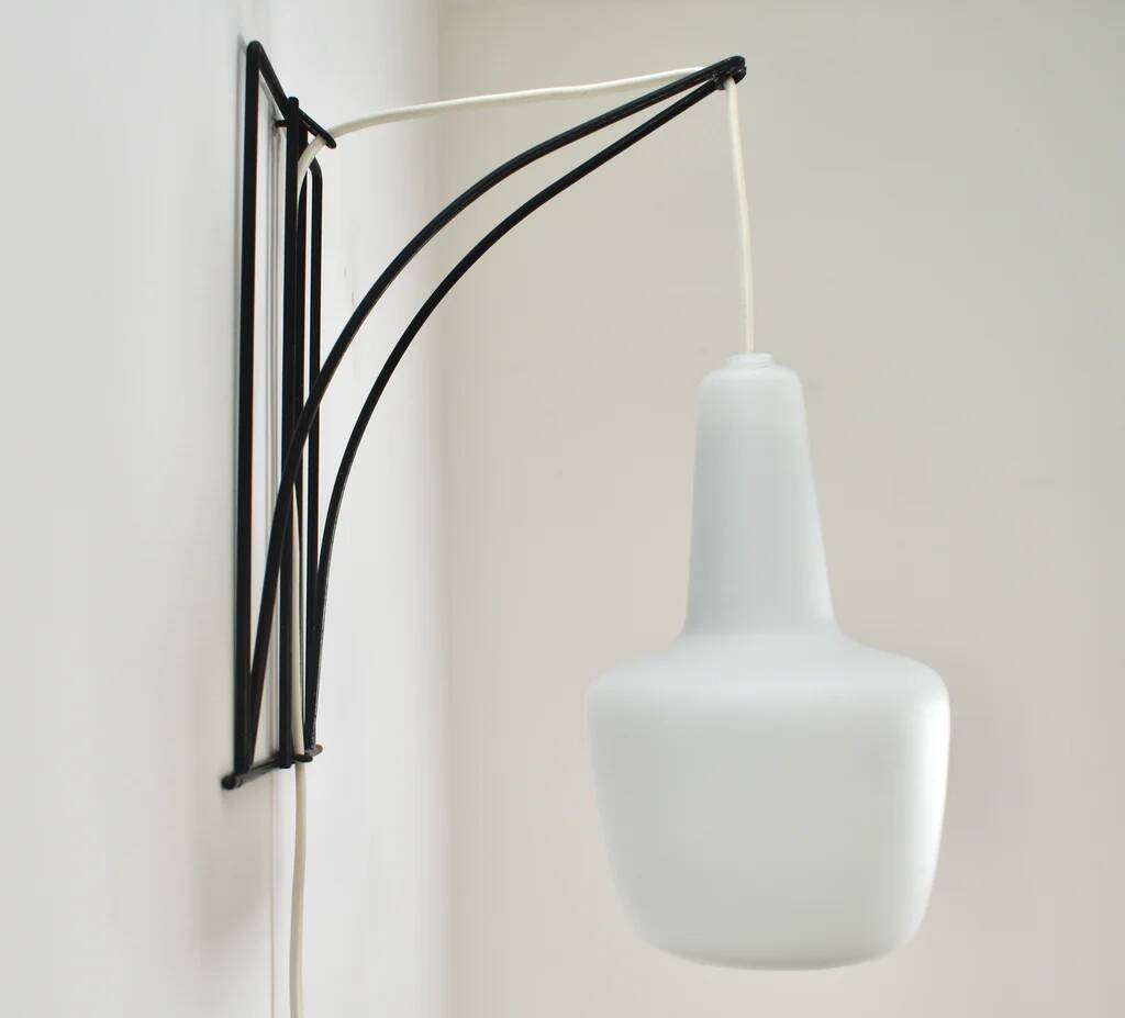 Modernist wall light with metal and glass wire