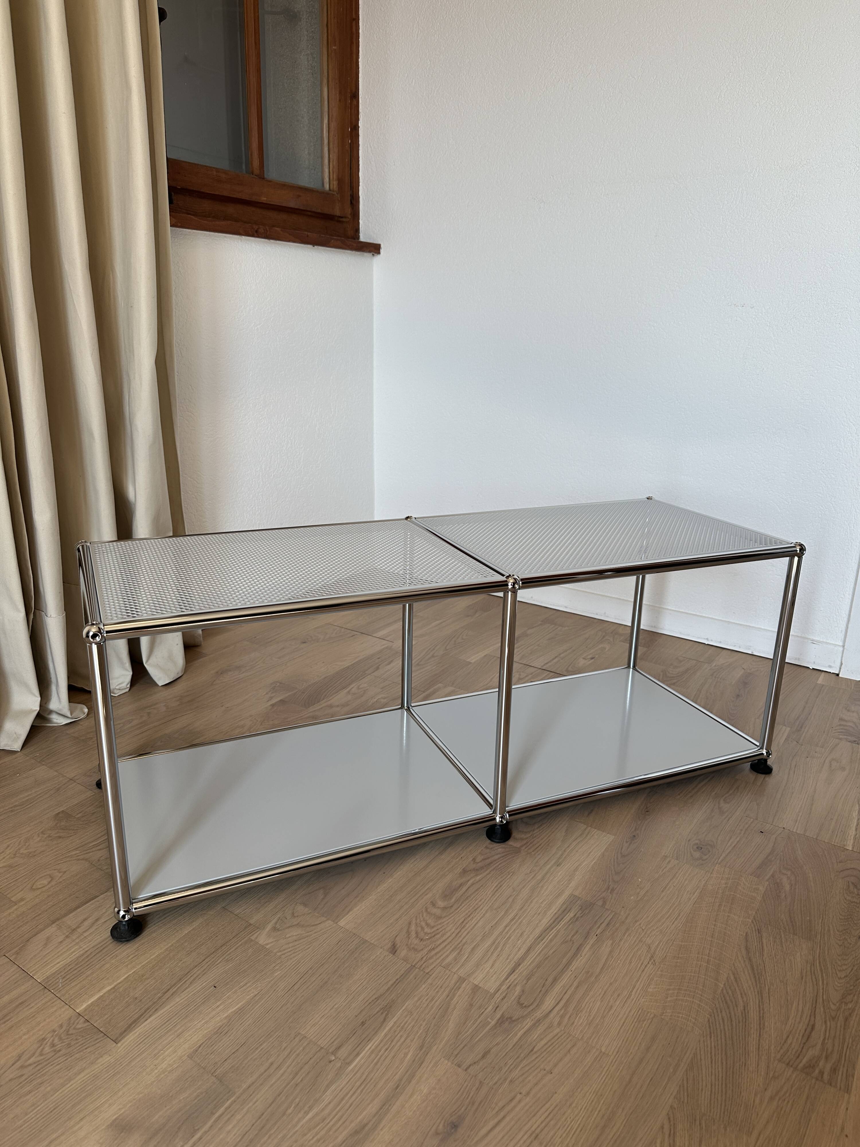 USM Haller TV stand / coffee table in Light Grey