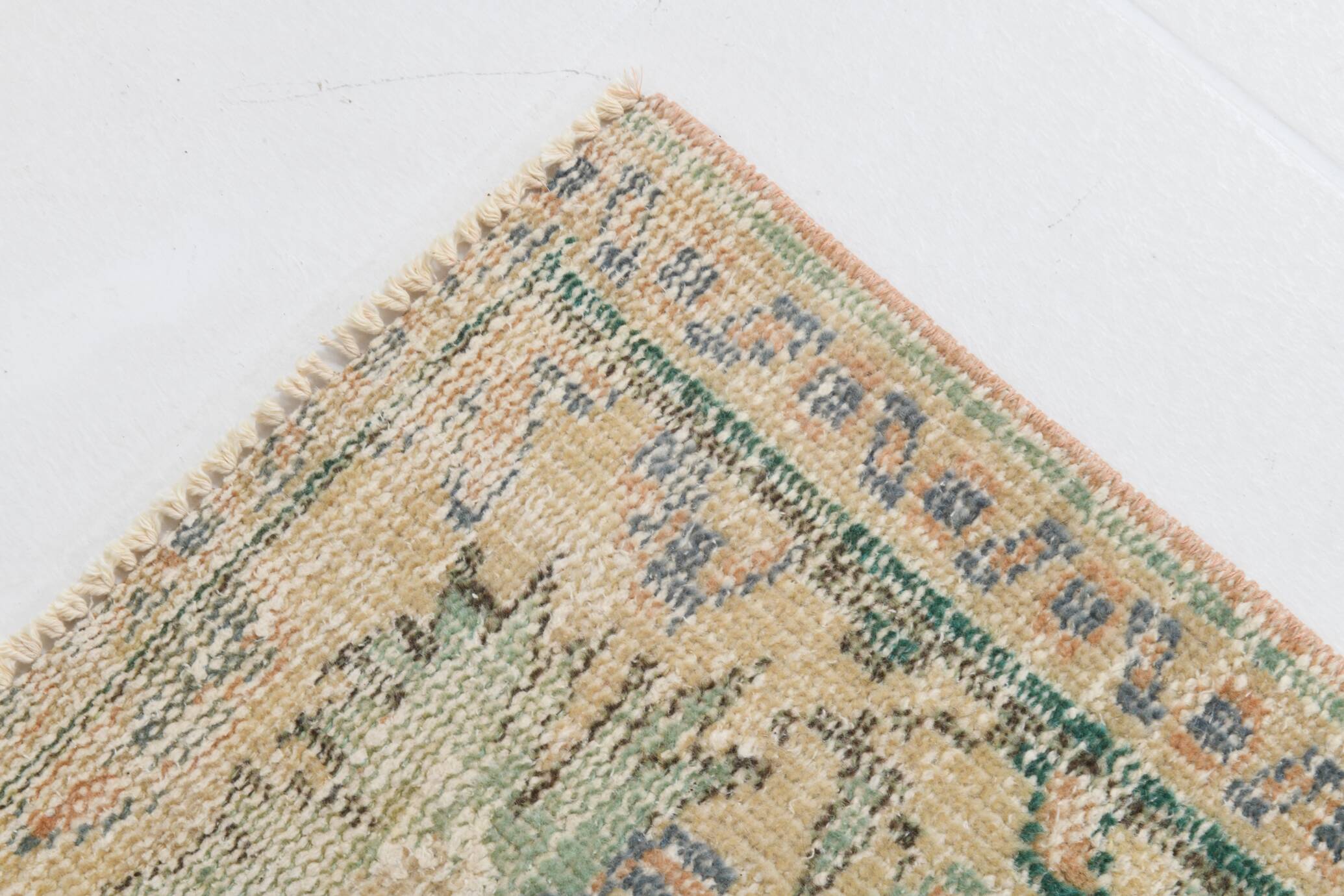 Tapis anatolien ancien orange, vert et bleu