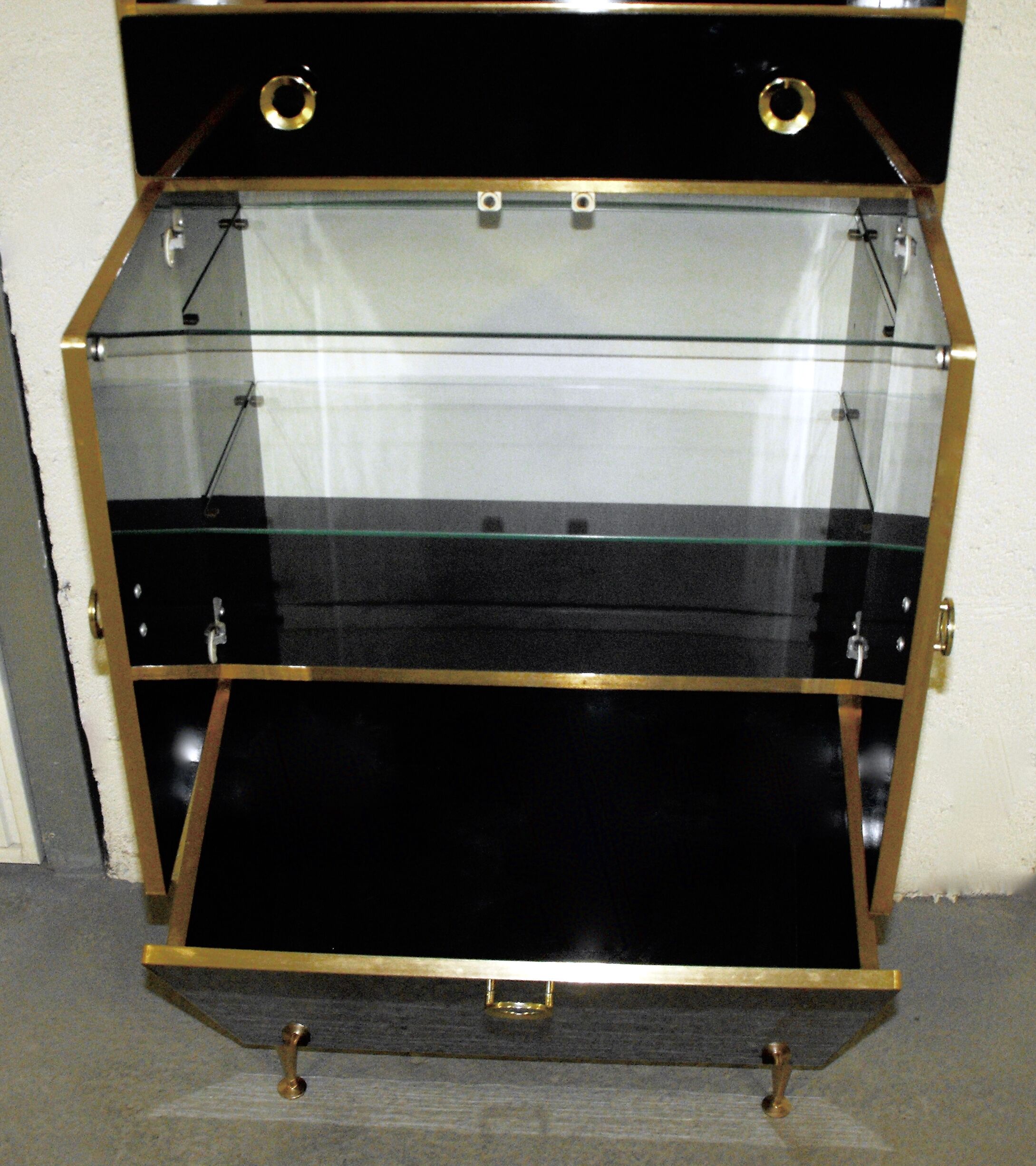 70s lacquered black and gold hairdresser
