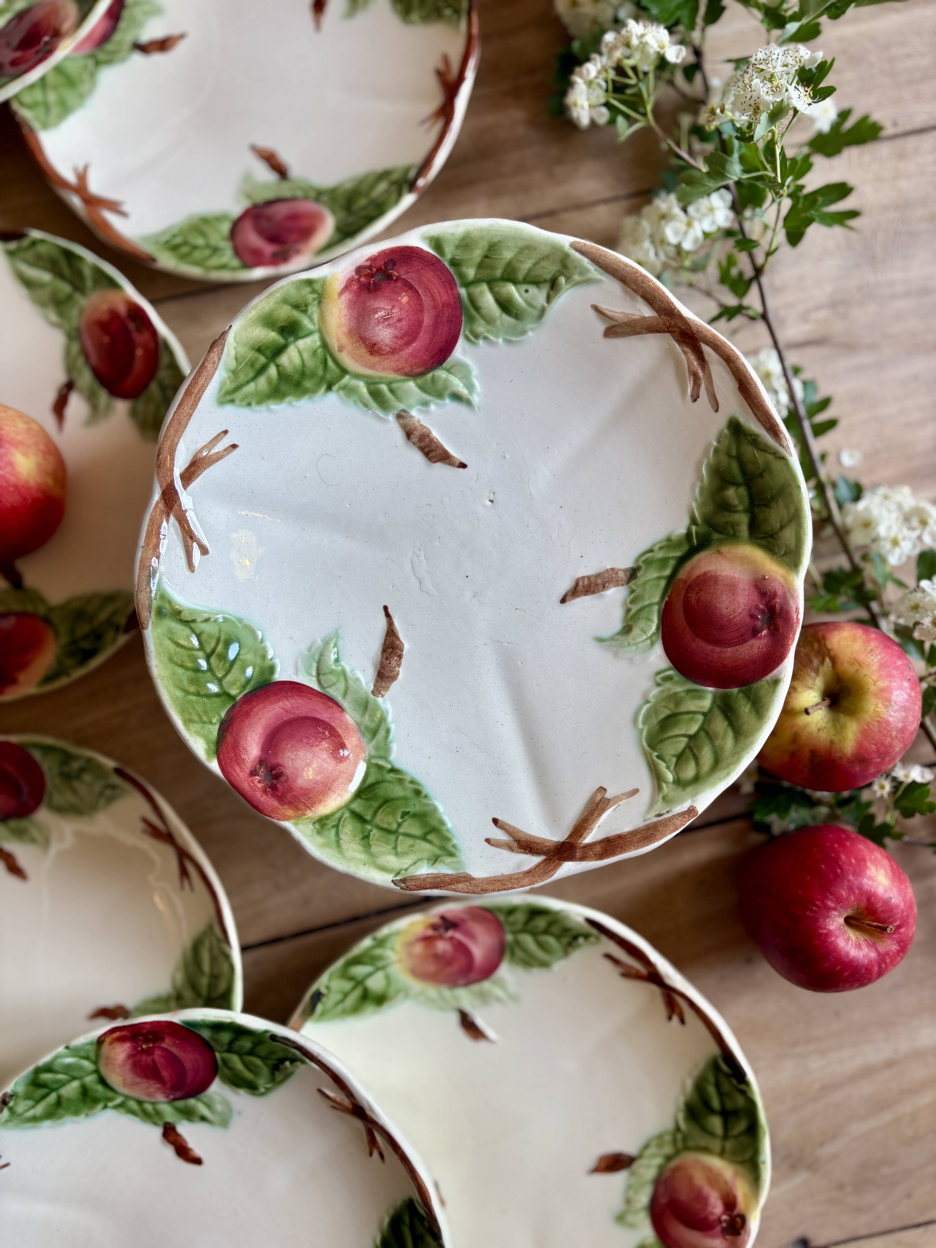 Antique barbotine service with Choisy le Roi apple decorations