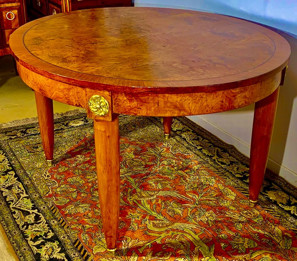 Oval table Art Deco period 1925, magnifying glass of Elm