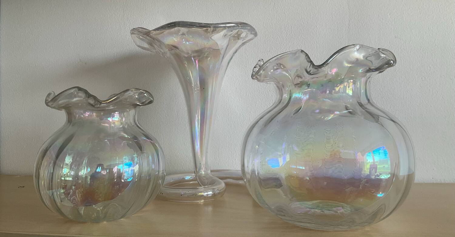 Series of 3 vintage vases in iridescent glass paste