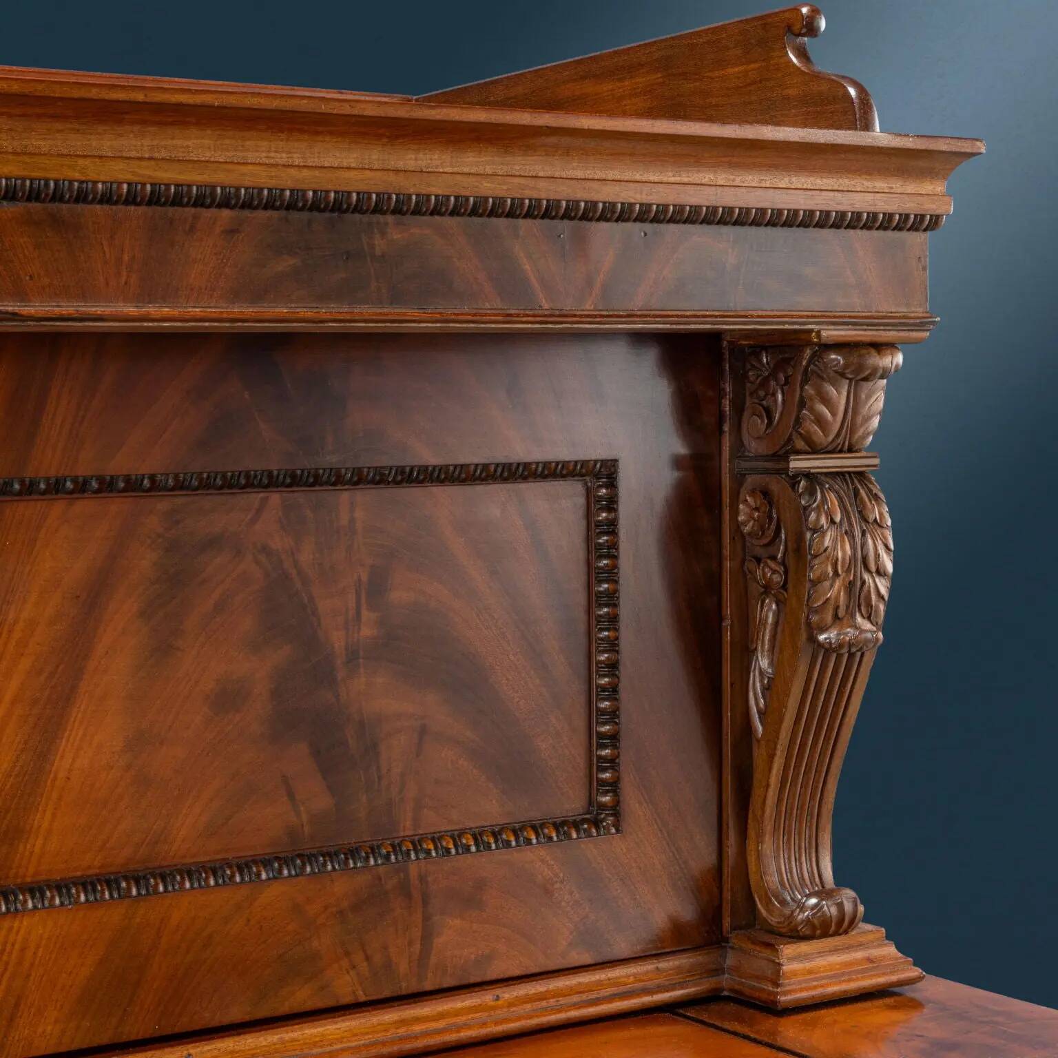 Writing desk in mahogany, Italy, 19th century