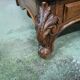 Commode à tiroirs style Louis XV en noyer et plaquée noyer