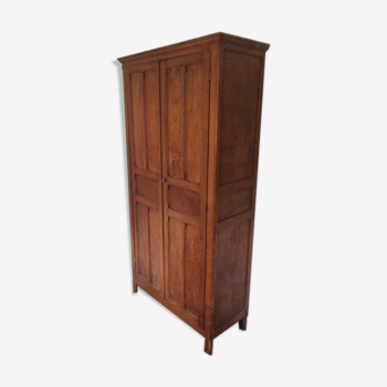 Armoire parisienne