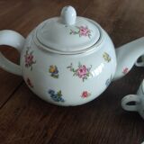Teapot and its 6 cups