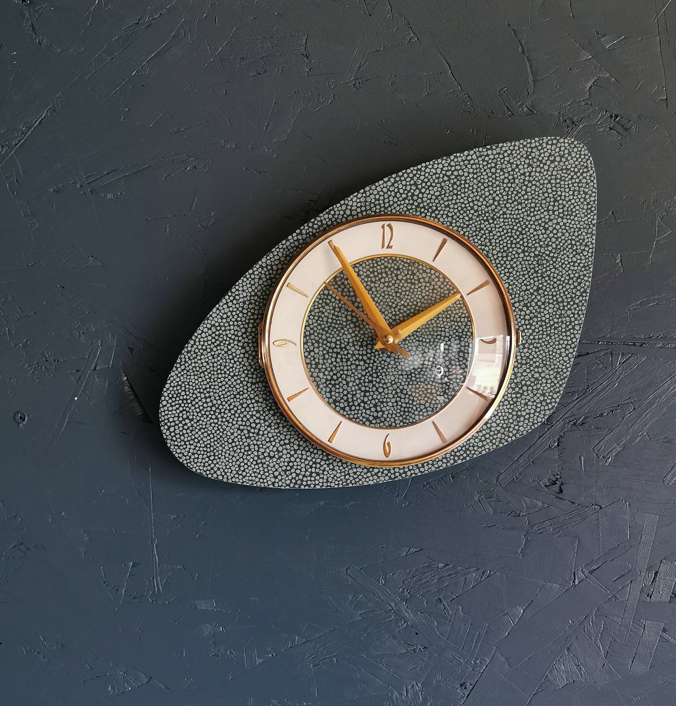 Vintage formica clock silent asymmetrical wall pendulum "Round golden green"
