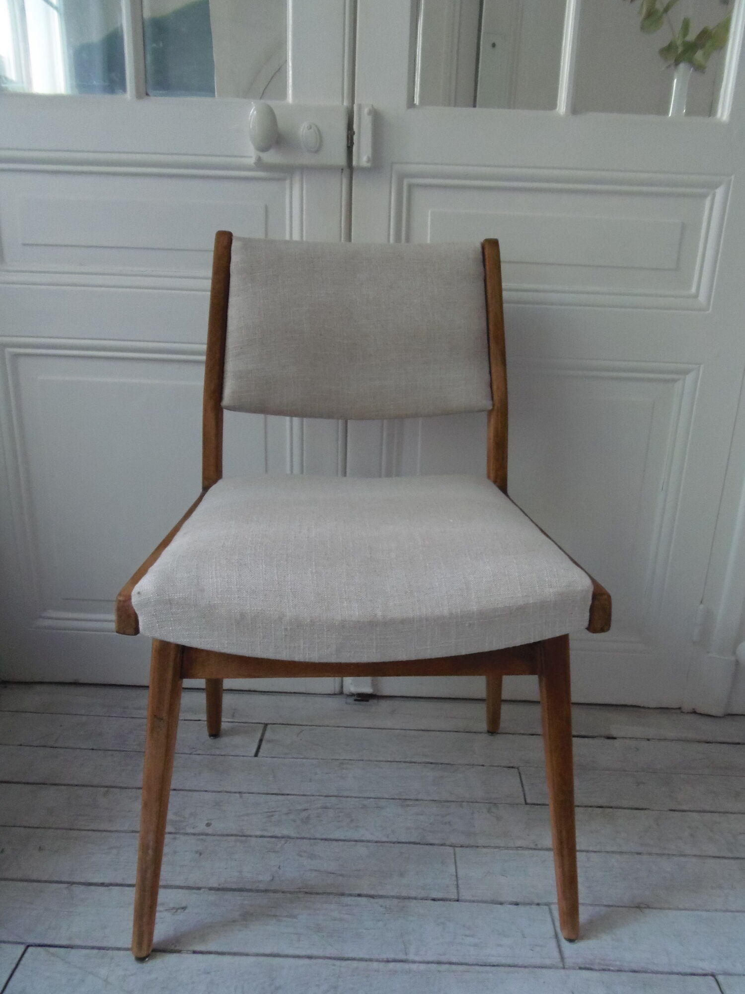 Series of 4 vintage chairs from the 50s in beech