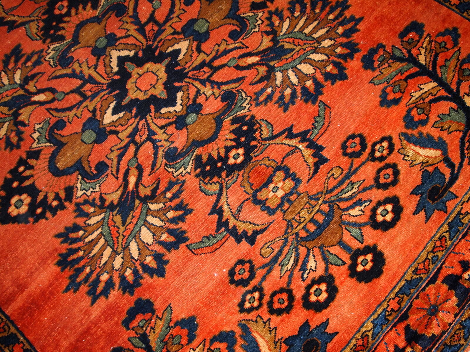 Handmade antique Persian Lilihan rug 5.3' x 7.2' (161cm x 219cm) 1920s