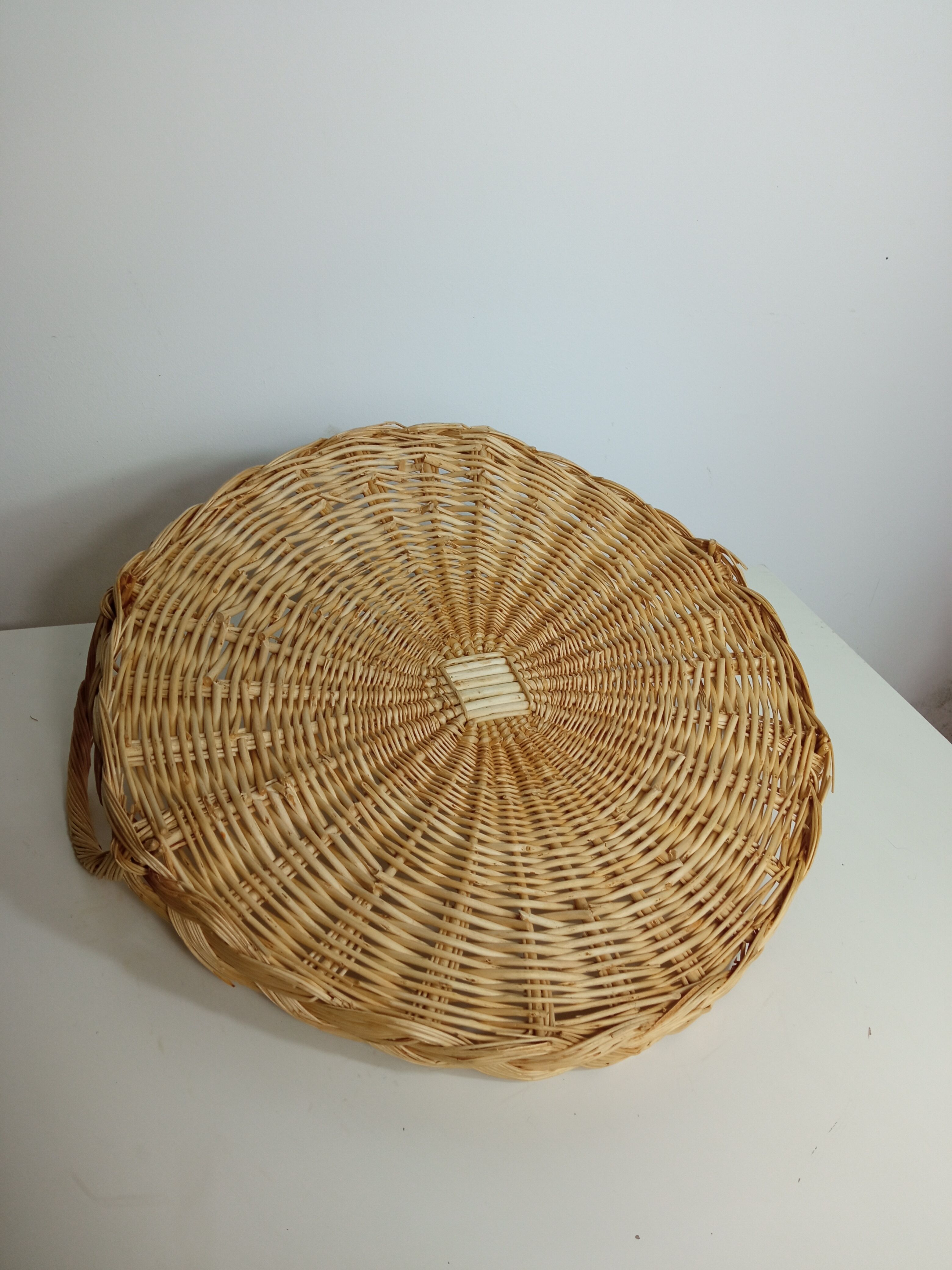 Vintage wicker shutter top