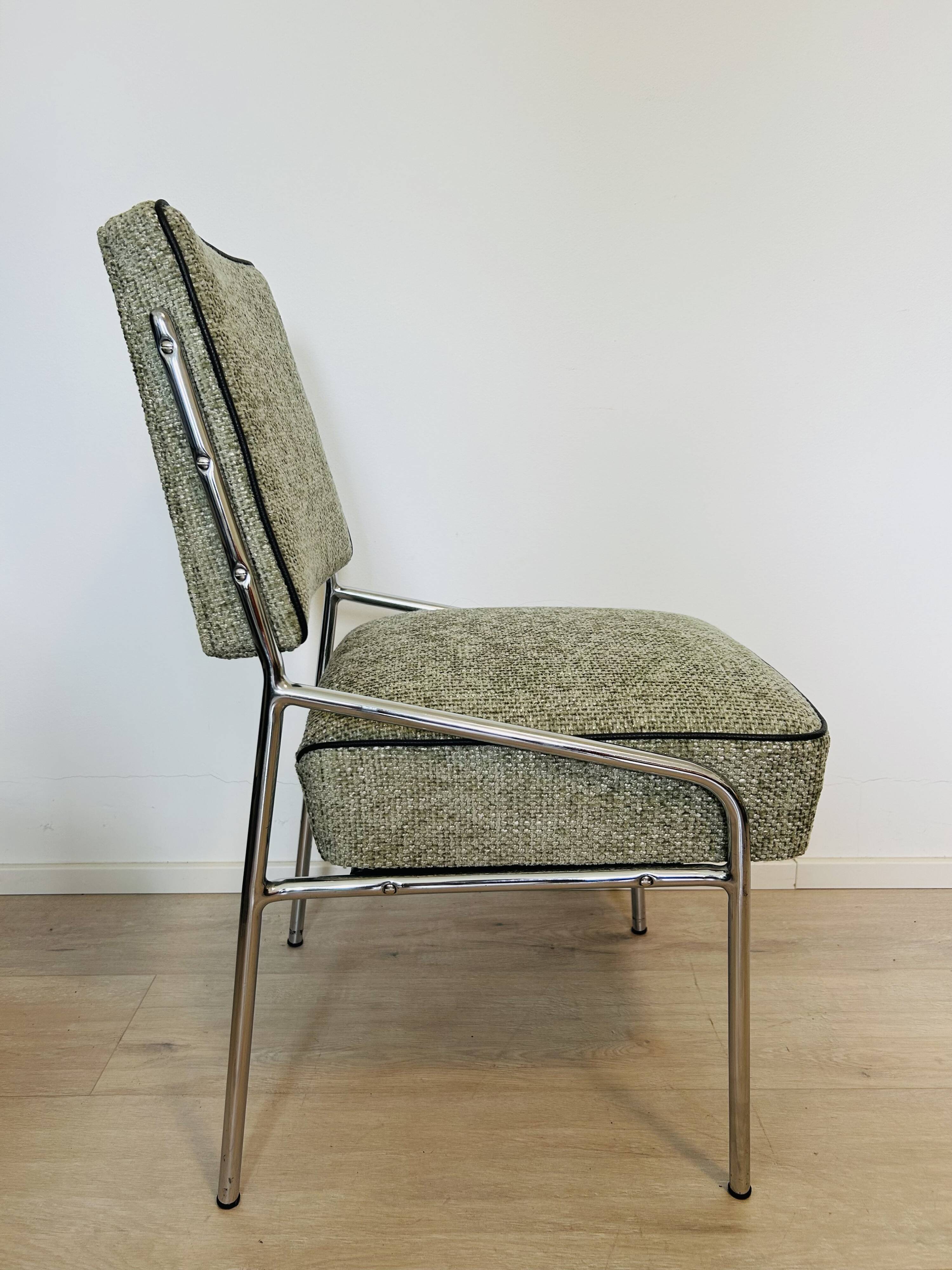 Chaise de salle à manger chromée Bauhaus de Hongrie, années 1960