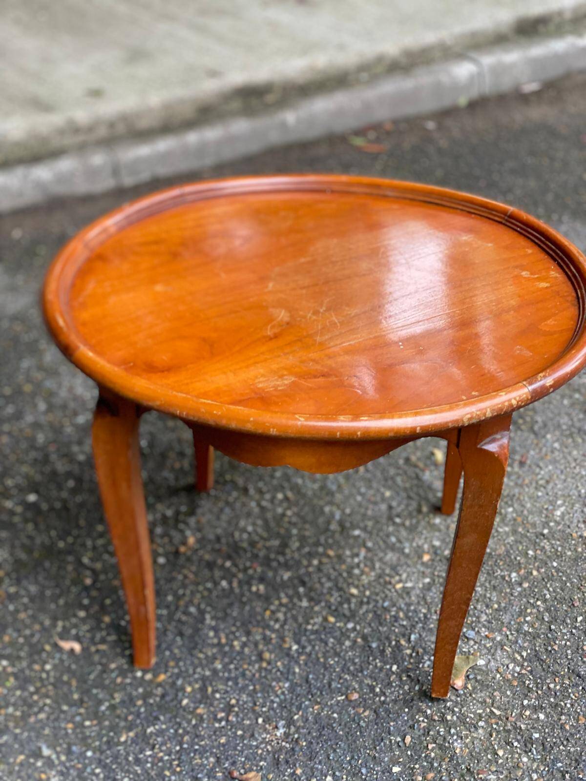 Louis XV round coffee table in solid wood