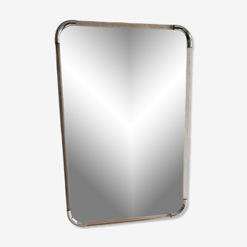 Miroir rectangulaire années 70 cadre plexiglas et métal chromé