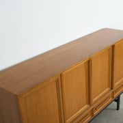Buffet haut en chêne, design danois, années 1960, production : Danemark
