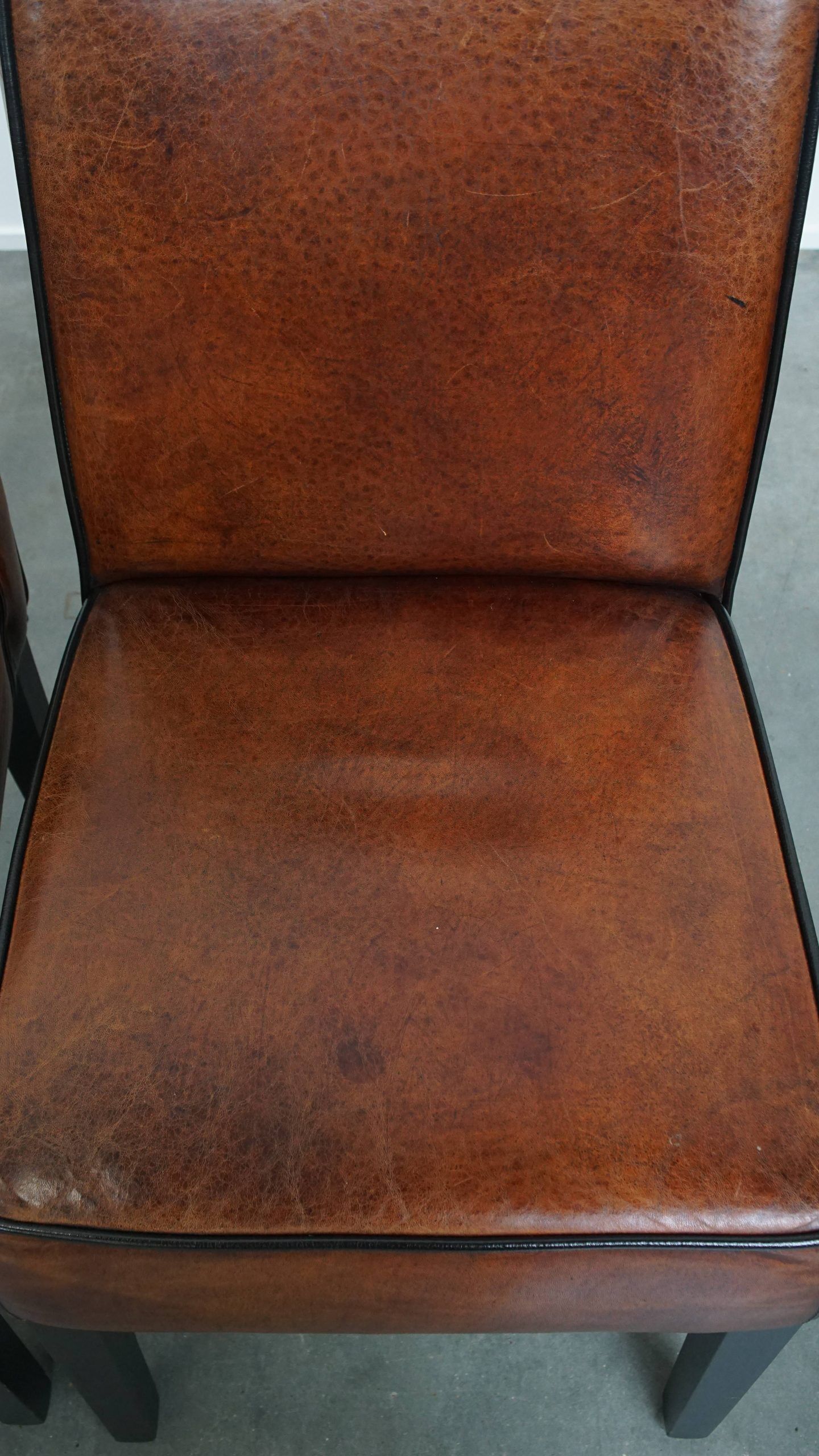 Luxury set of 4 comfortable dining chairs made of sheepskin leather