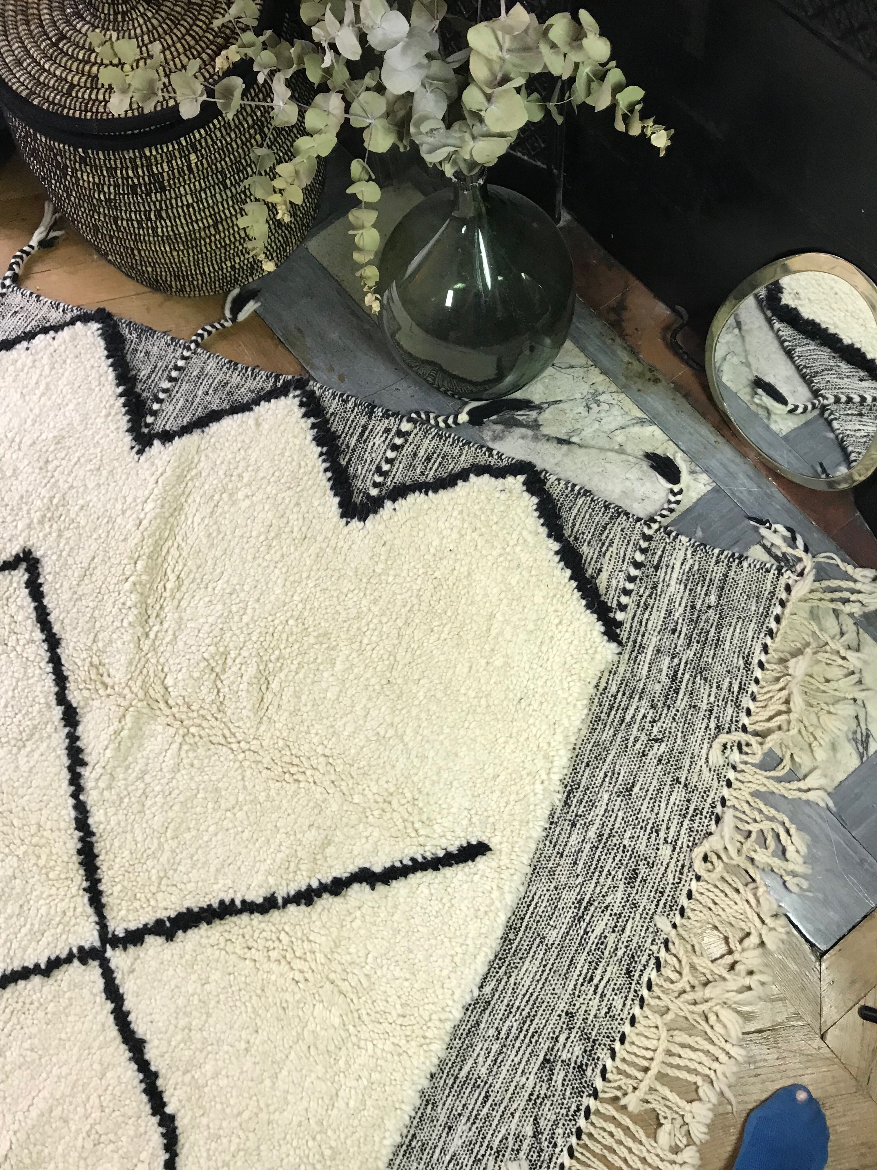 Beniouarain edge kilim rug 150x250cm