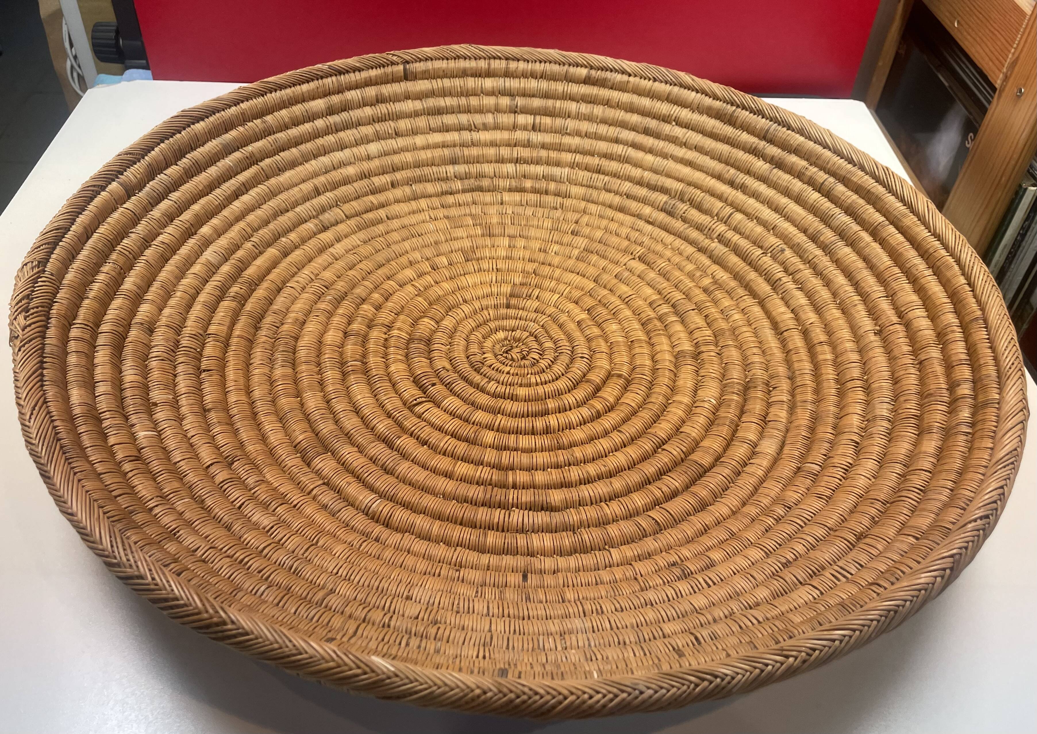 large old woven basket, rush or wicker type - Diameter 55 cm