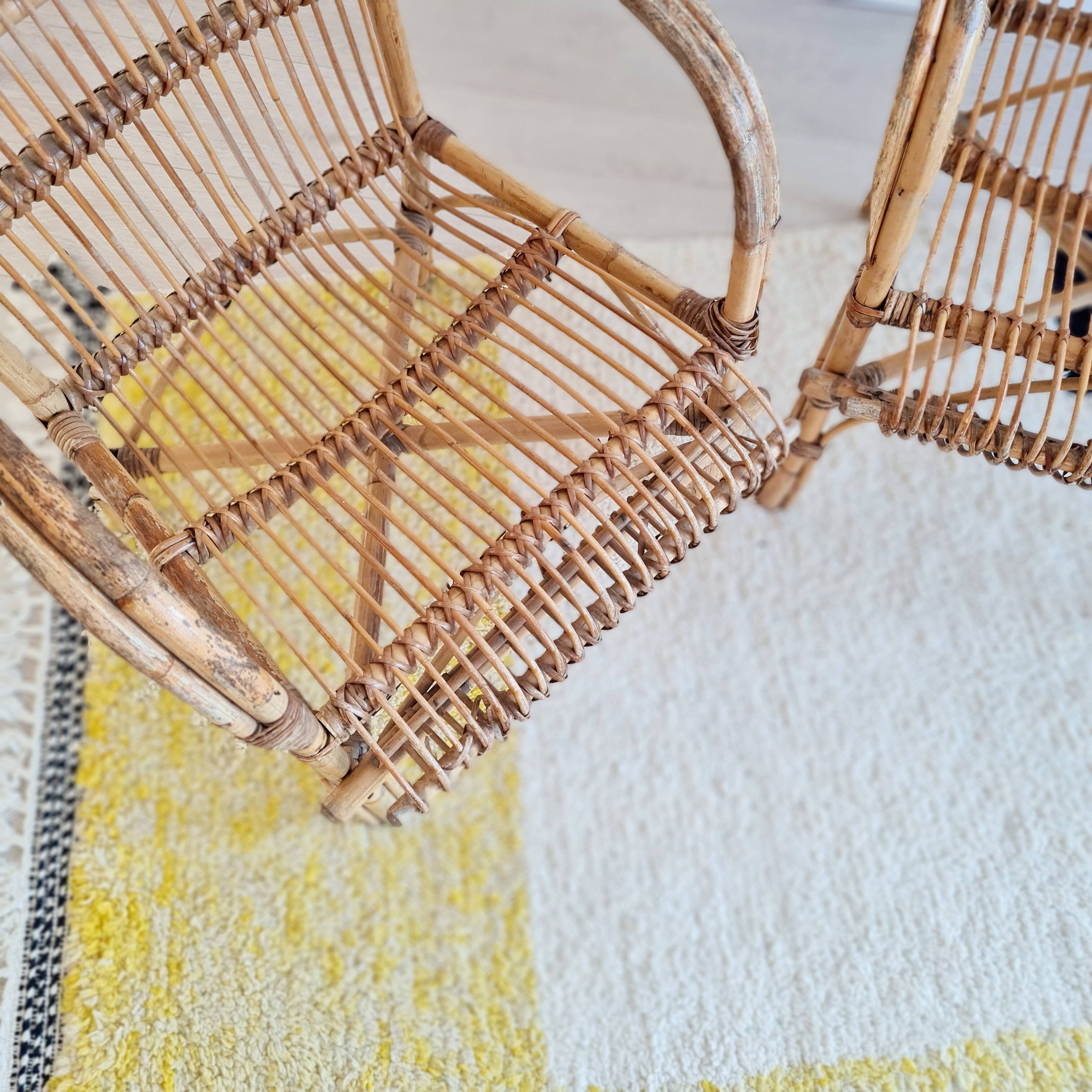 Paire de fauteuils anciens en rotin
