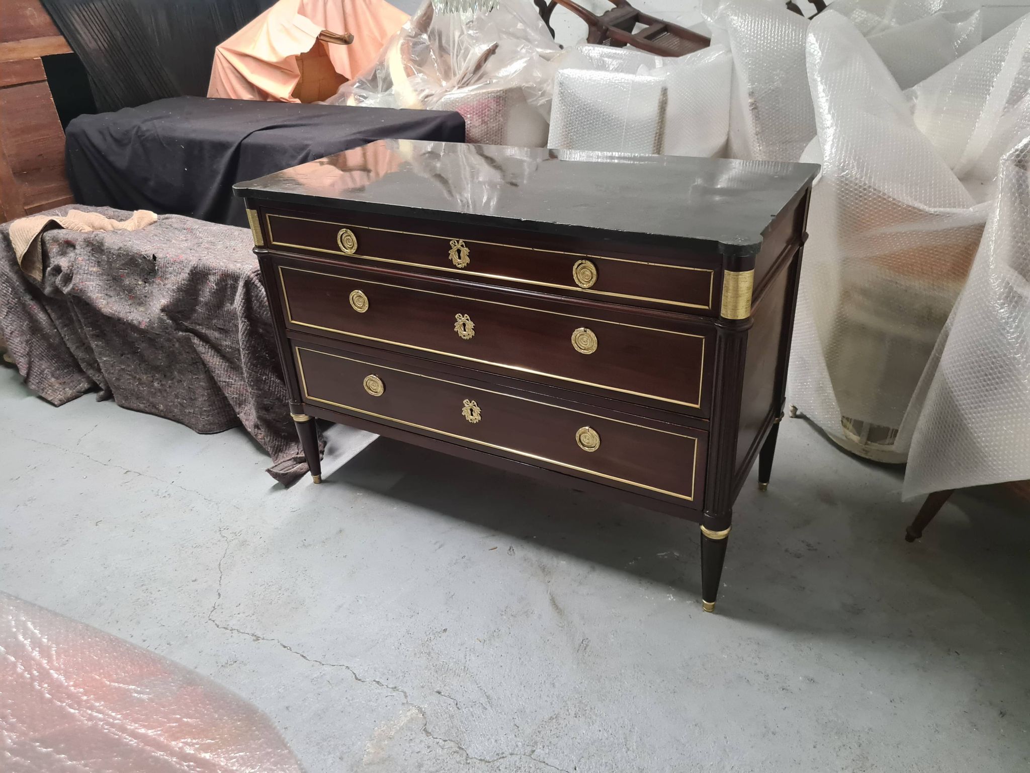 Commode epoque Louis XVI en acajou