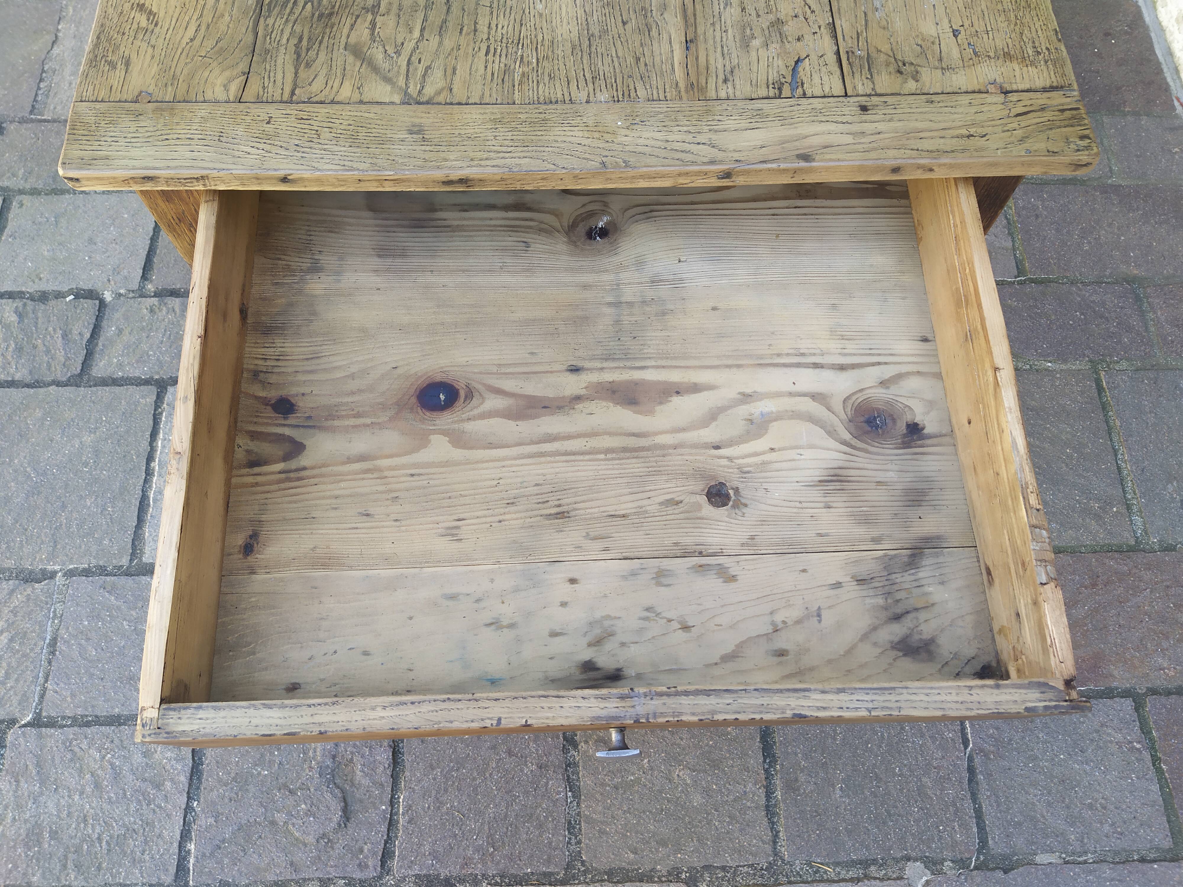 Farm table