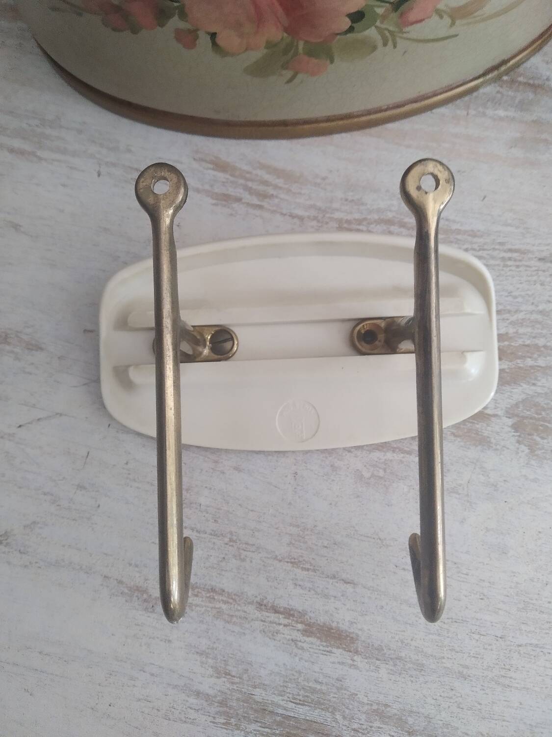 Coat hook