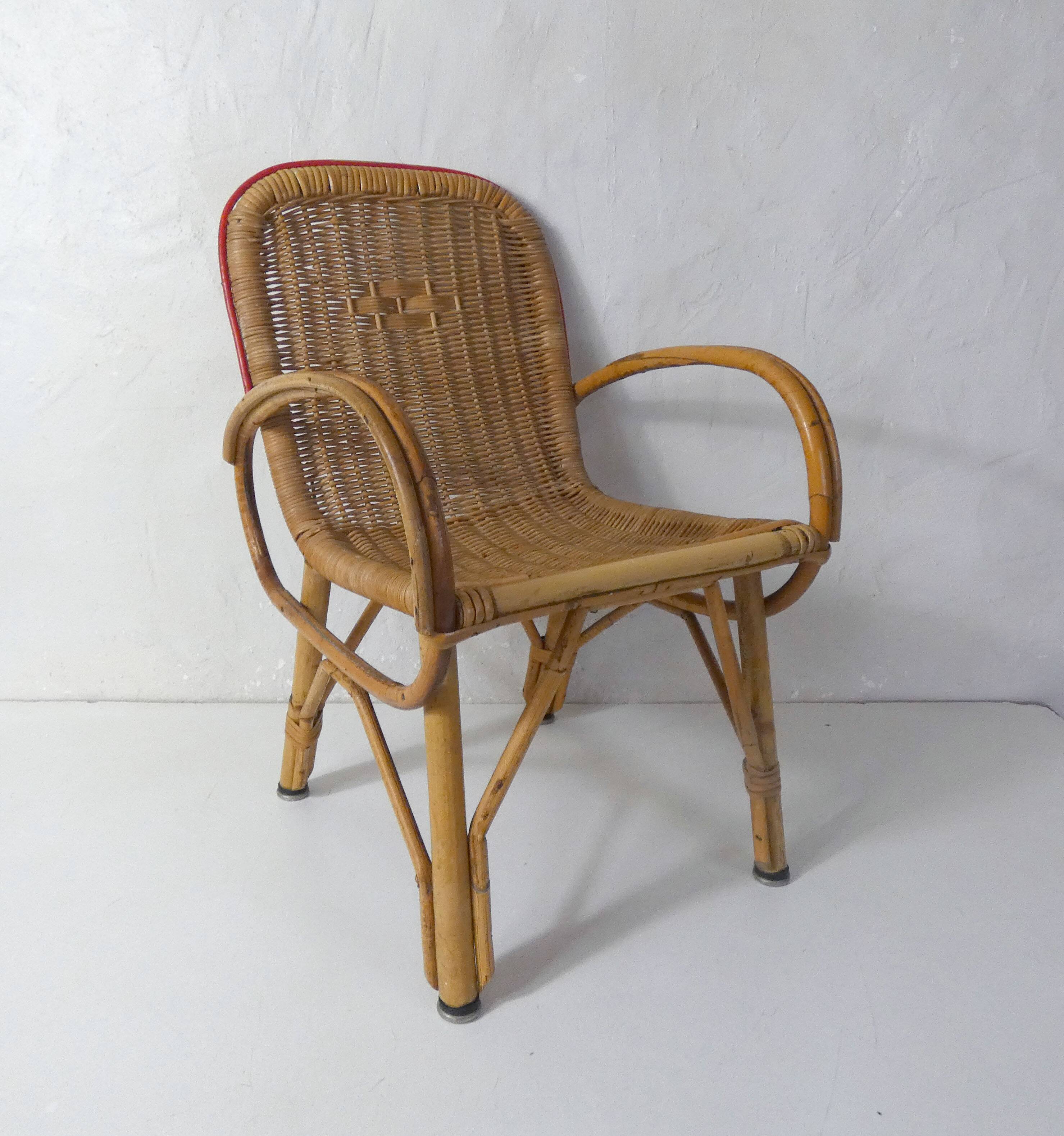 Fauteuil en rotin pour enfant