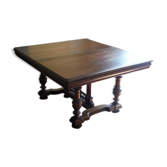 Henry II-style dining table