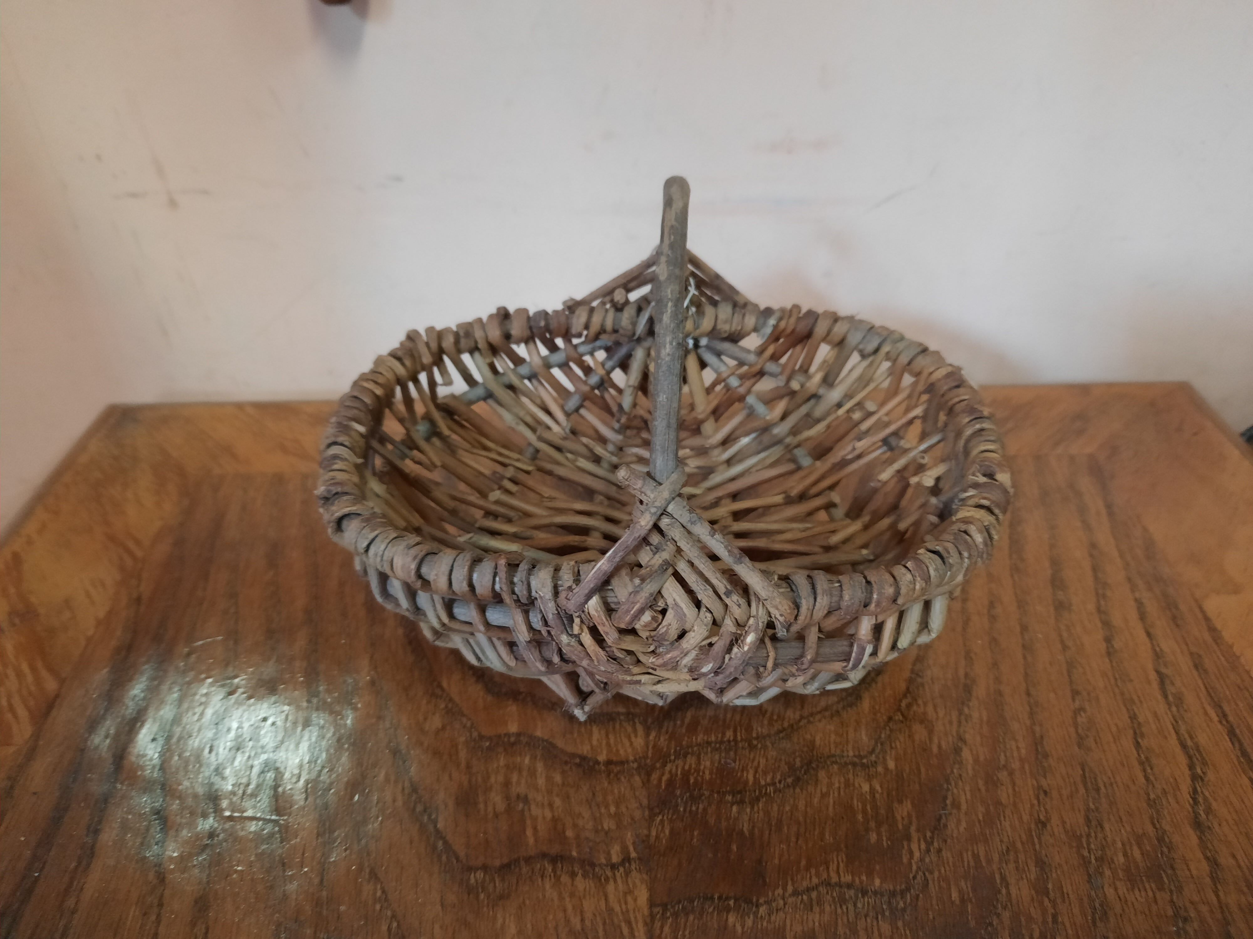 Lot of old wicker baskets