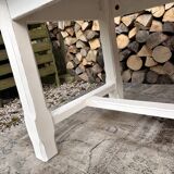 Farm table