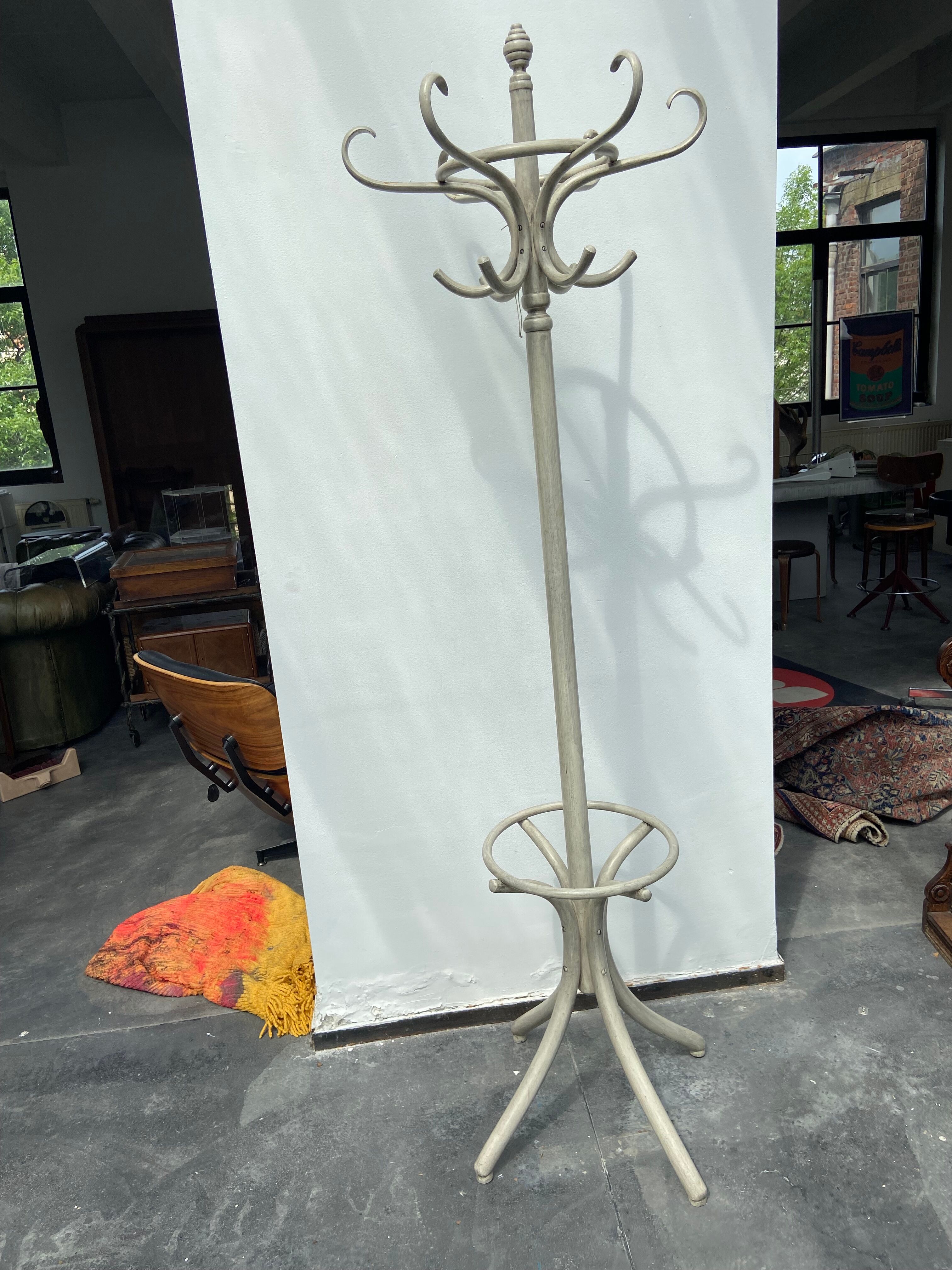 Coat rack on foot in white wood