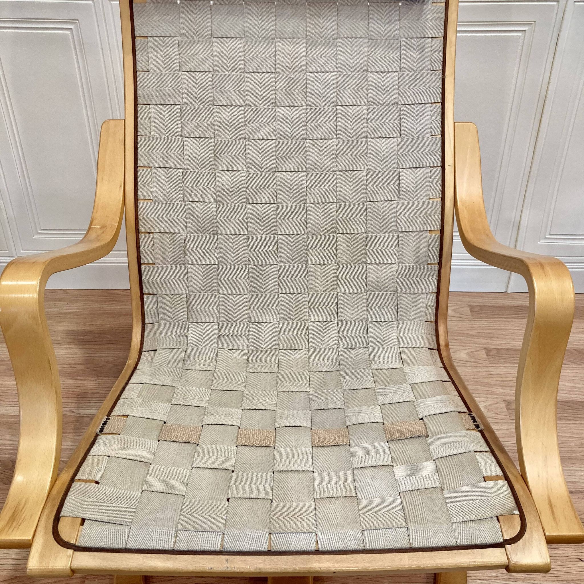ARMCHAIR AND ITS OTTOMAN "SCANDINAVIAN DESIGN".