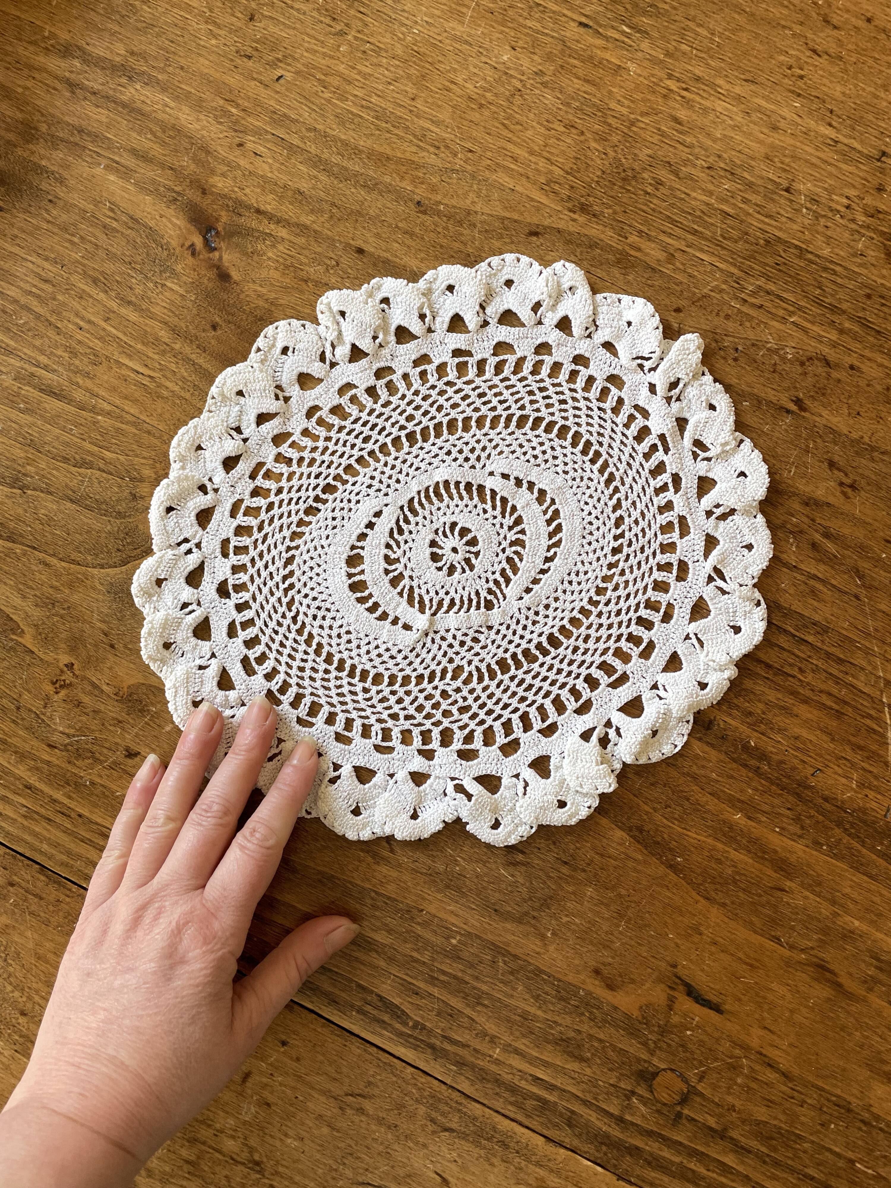 1 crochet doily, oval, old vintage