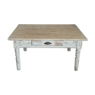 Country style coffee table