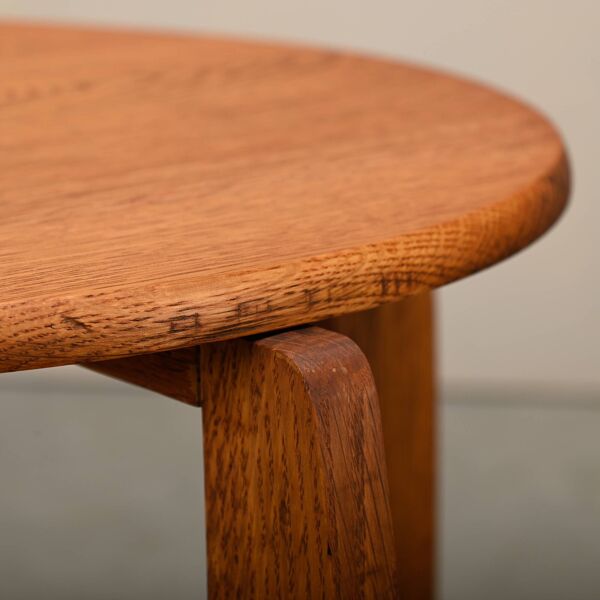 Table d'appoint ou table de plante Art Déco néerlandaise en chêne massif, années 1930.