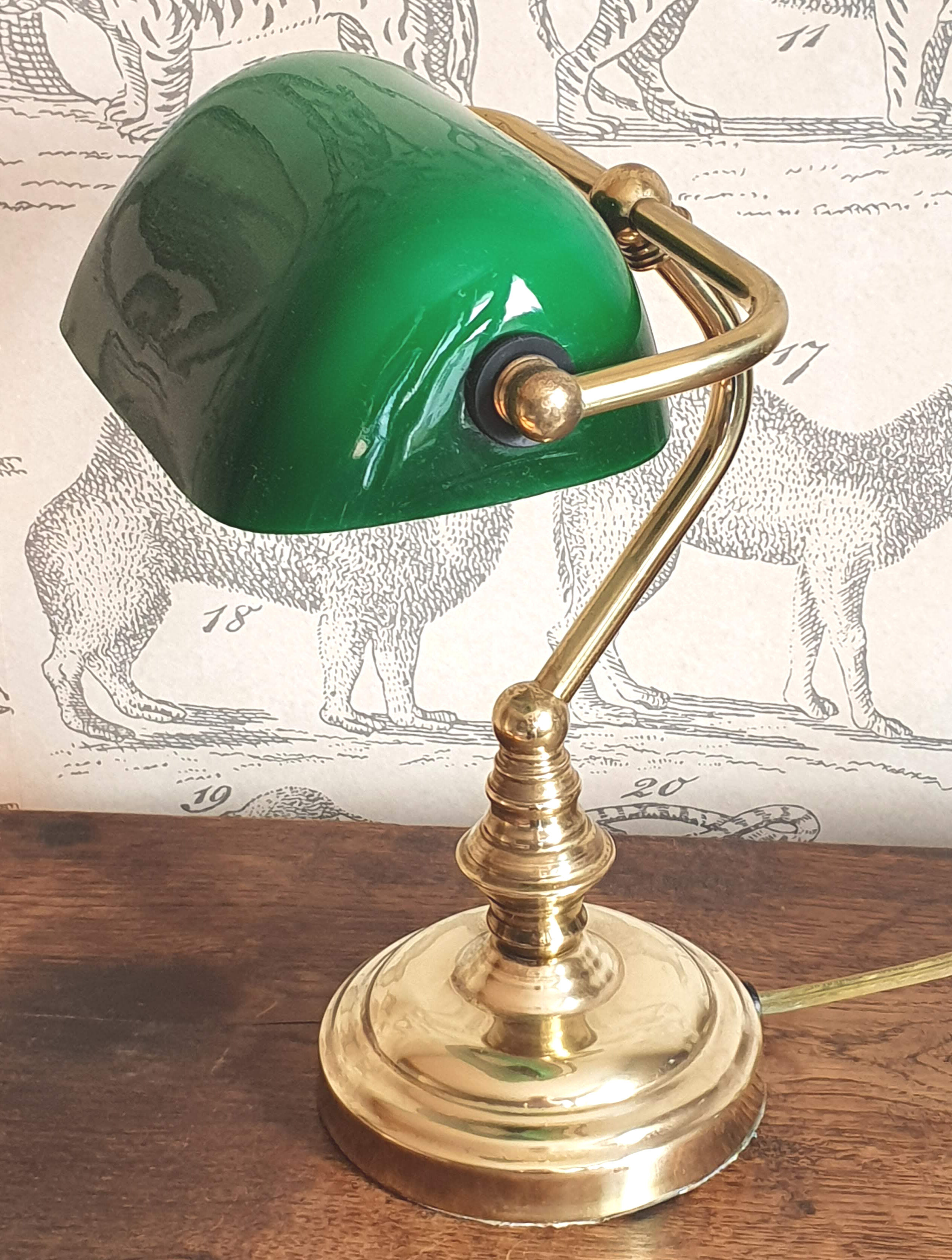 Notary or banker's lamp
