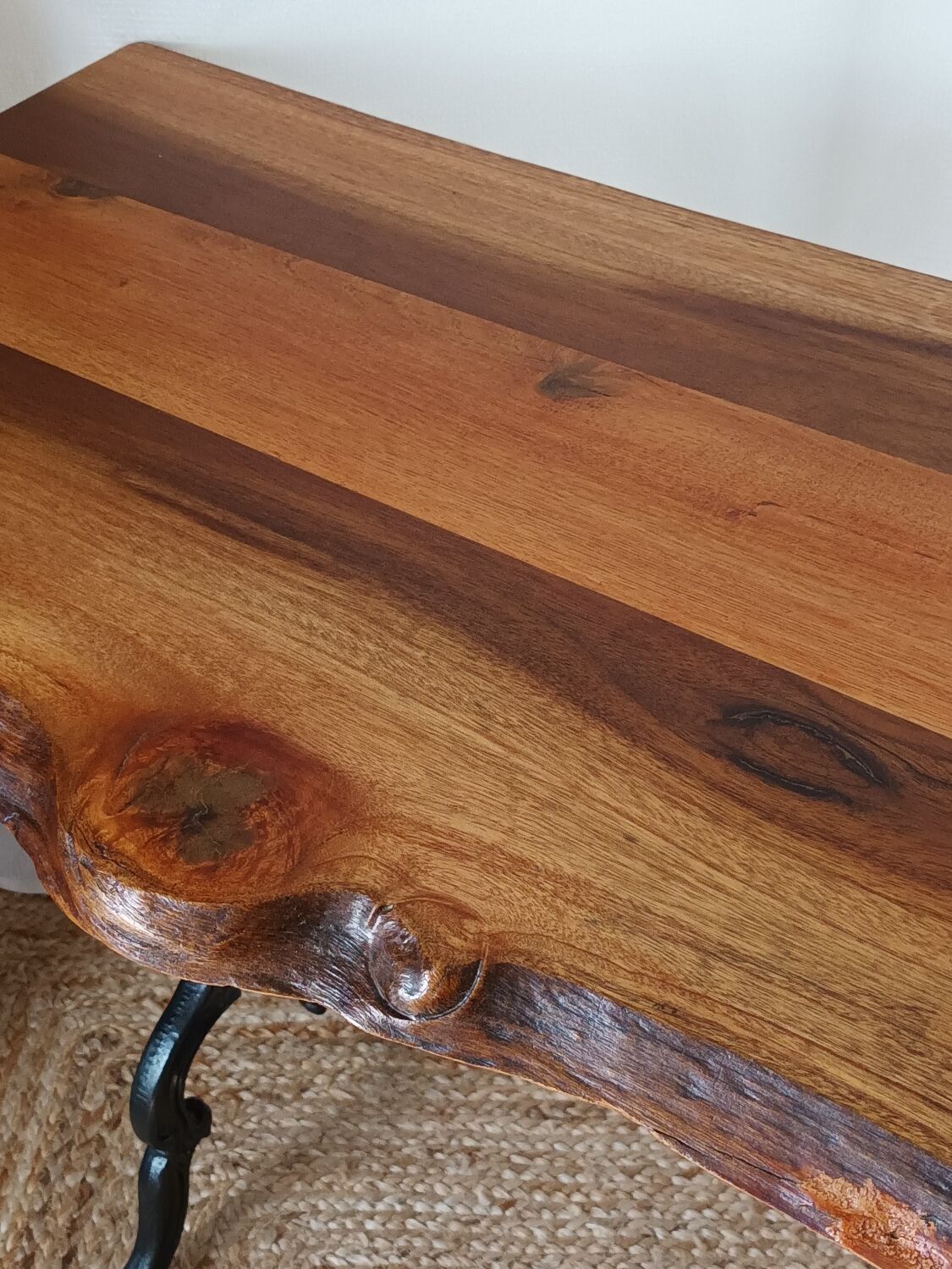 Table bistrot vintage plateau brutaliste noyer