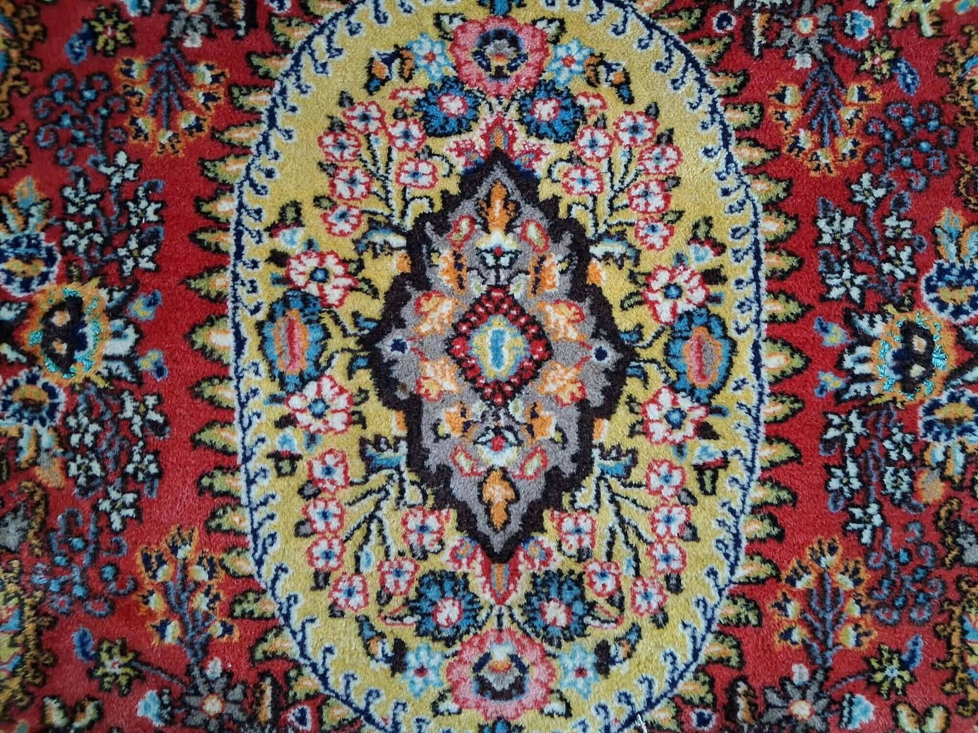 Handmade Tabriz Persian rug 216x140cm
