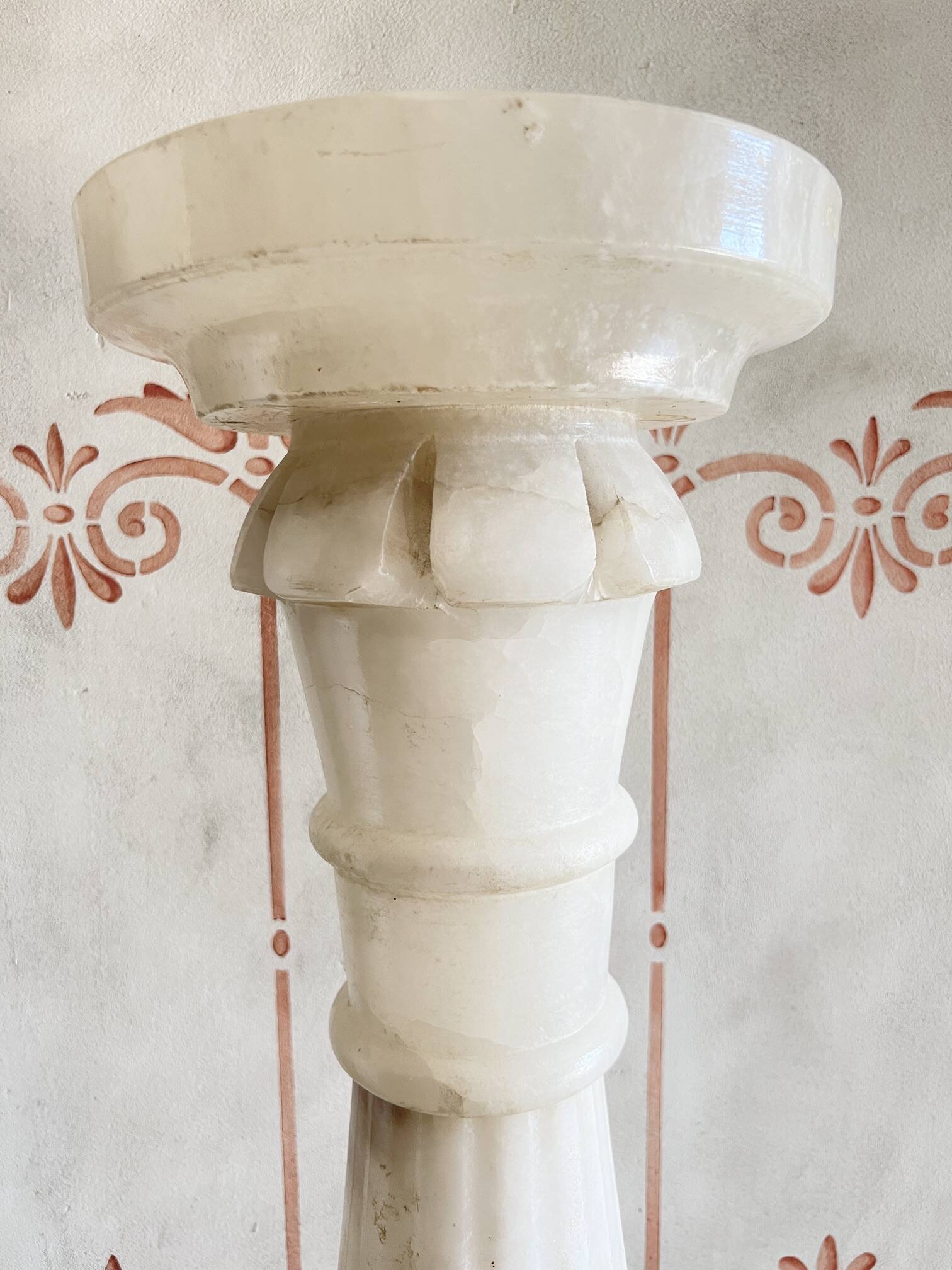 Sellette, colonne en albâtre