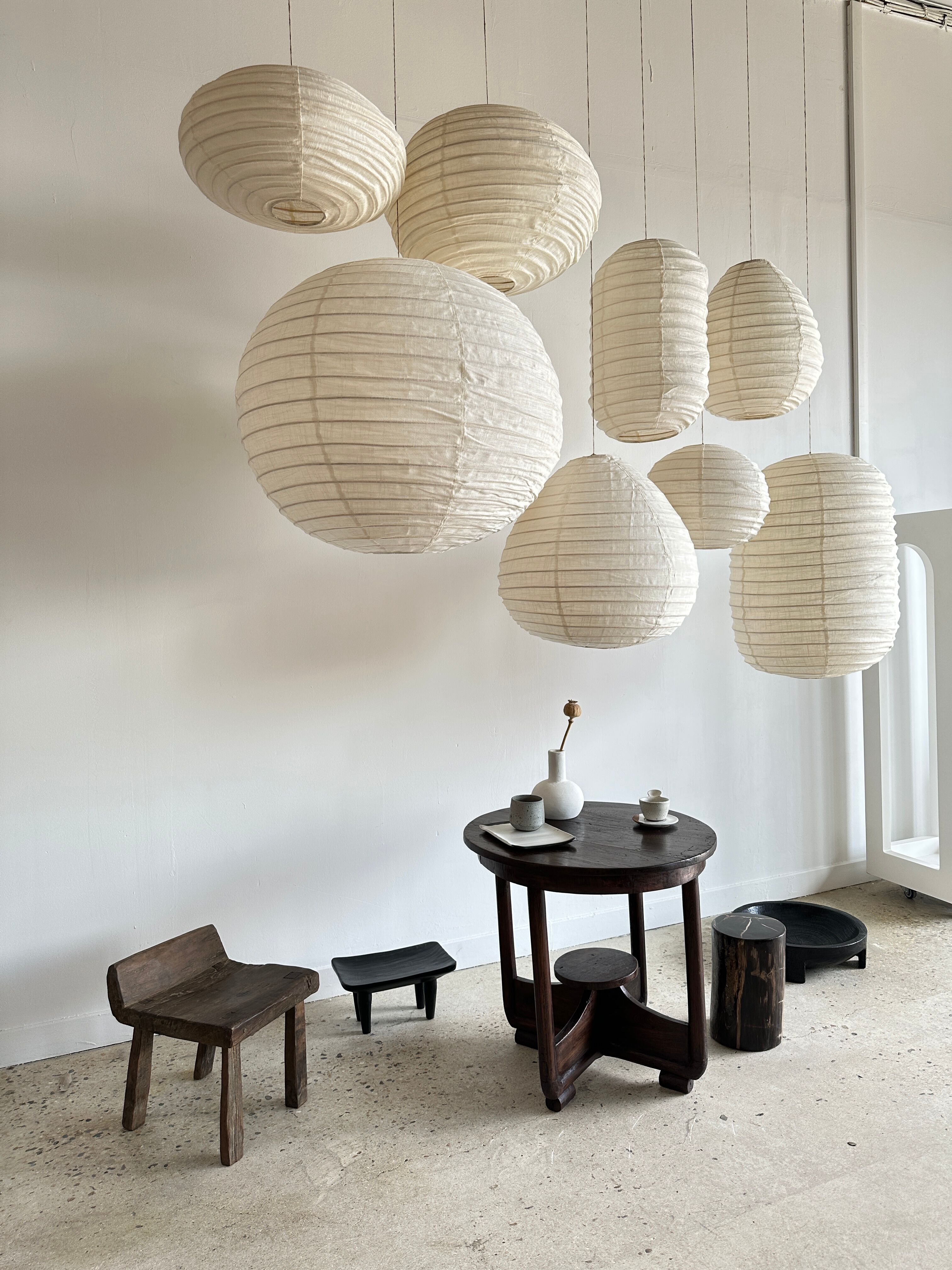 Suspension in rattan and natural japanese linen in the shape of a drop