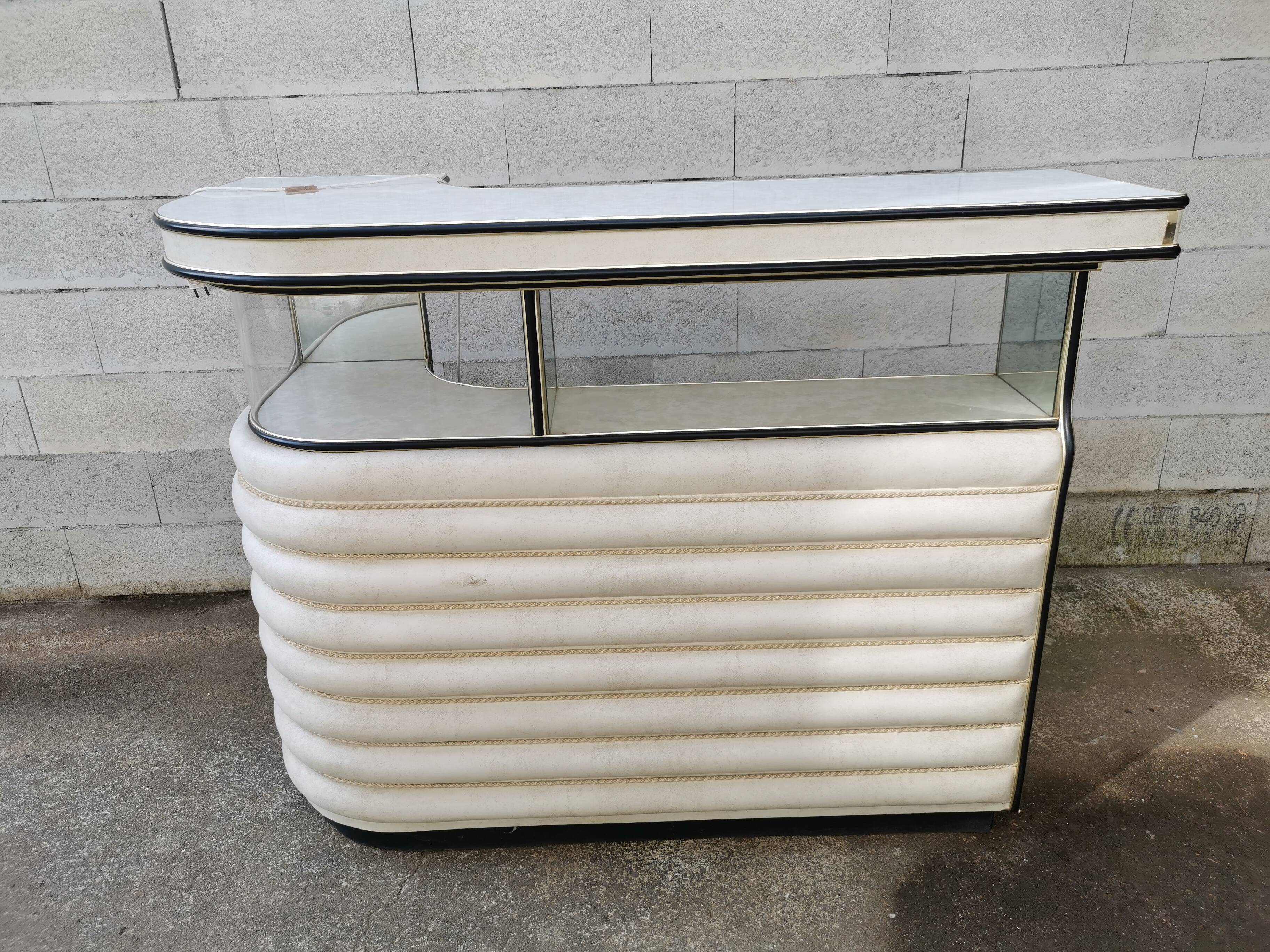 Mini bar année 50 en skaï