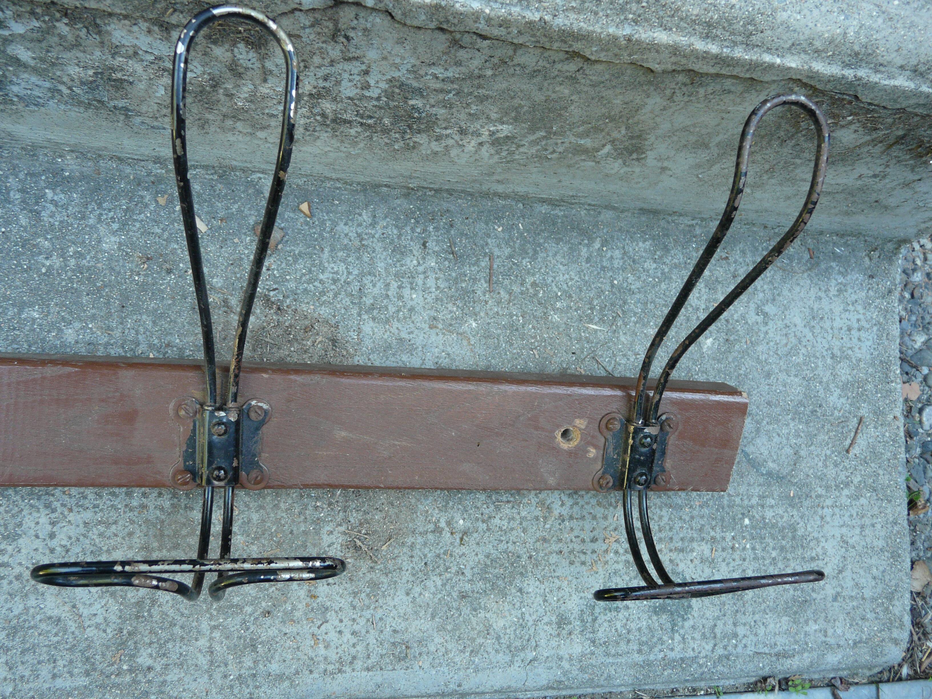 School coat rack with 5 double hooks