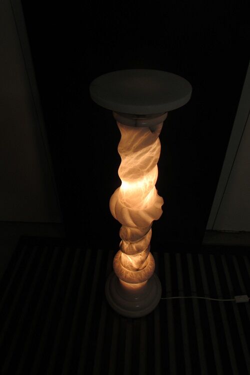Column, illuminating marble harness