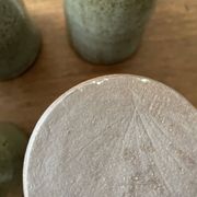 Mugs en grès émaillé vintage