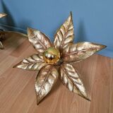 Large floral wall light in brass and gilded metal, Willy Daro, 1970.