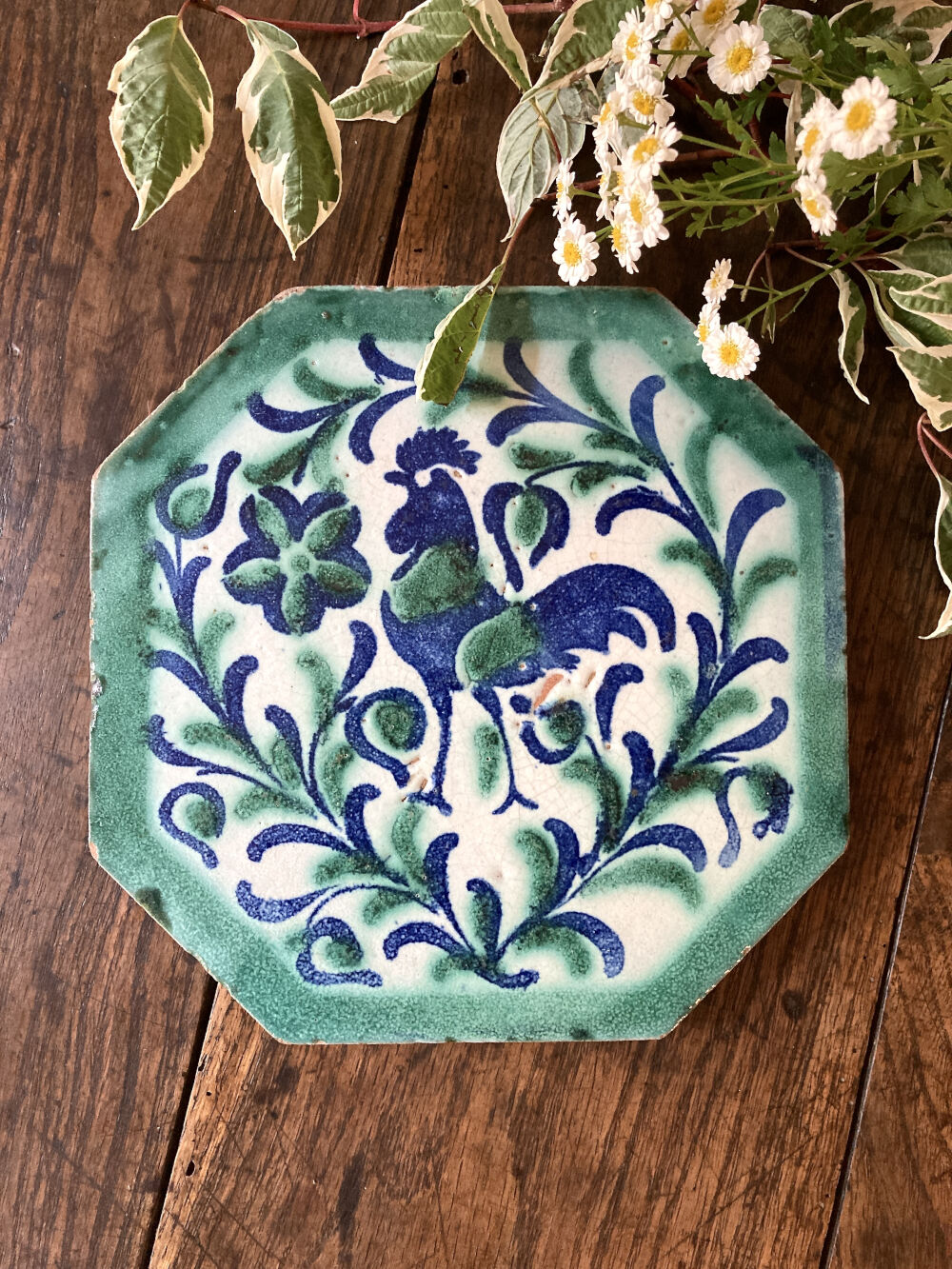 Old Andalusian tile from Triana (Seville), late 19th century.