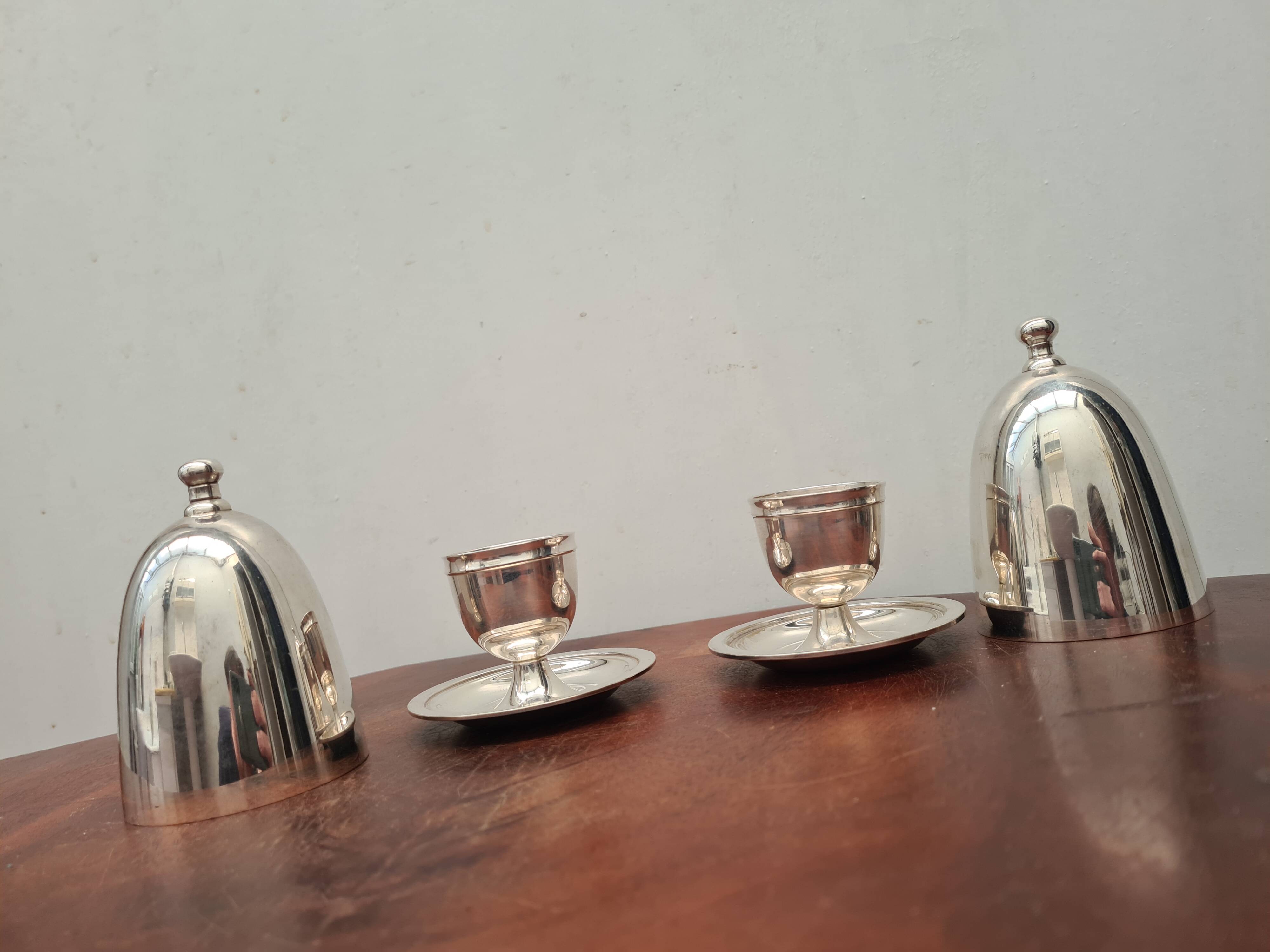 Paire de coquetier en métal argenté